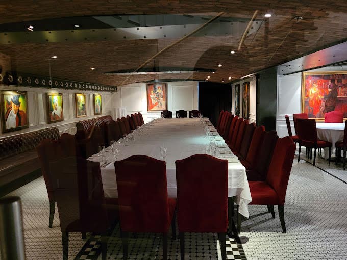  LE CELLIER (Wine Cellar) 