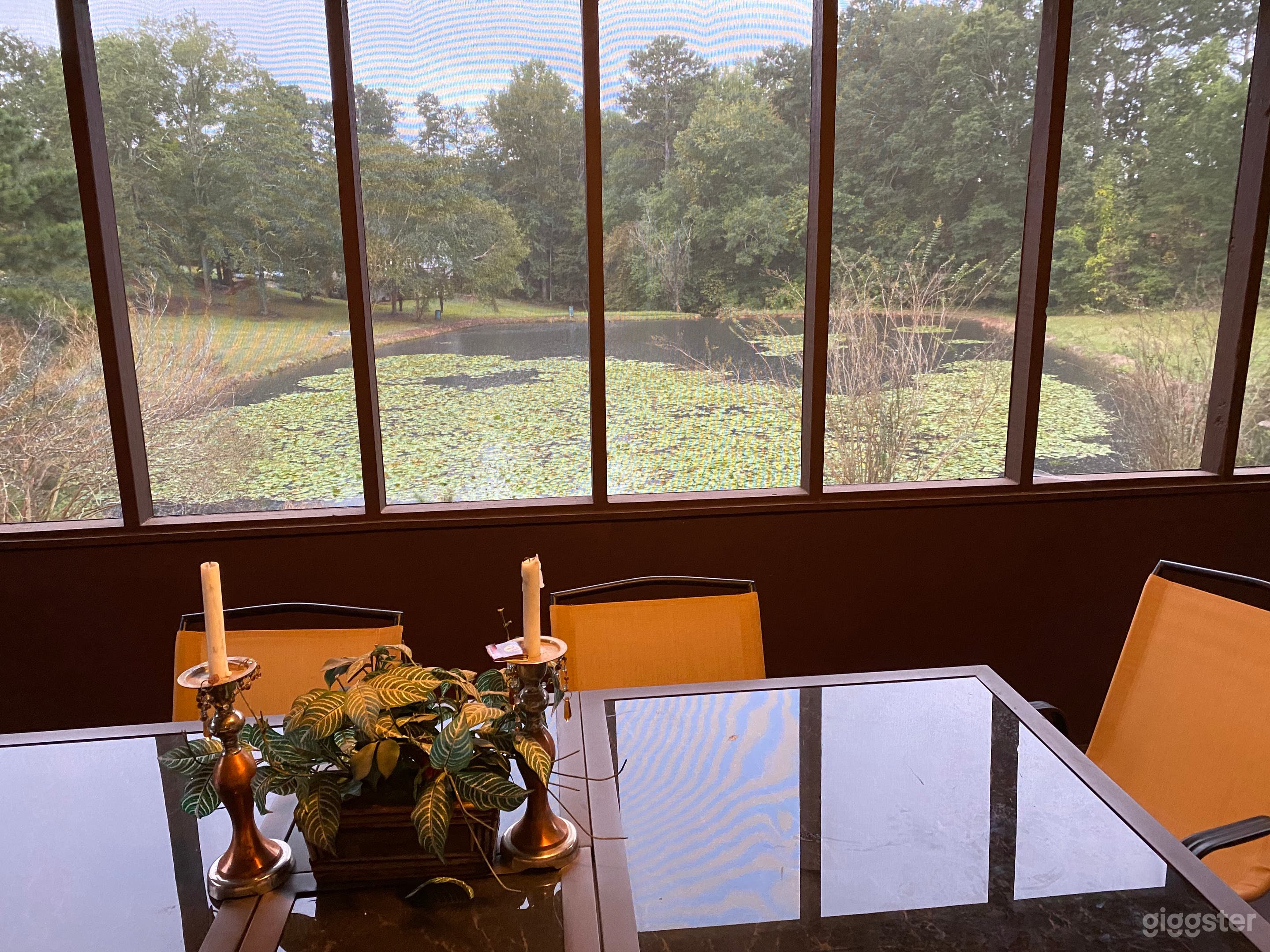 Cozy Home with a Lake view Photo 4