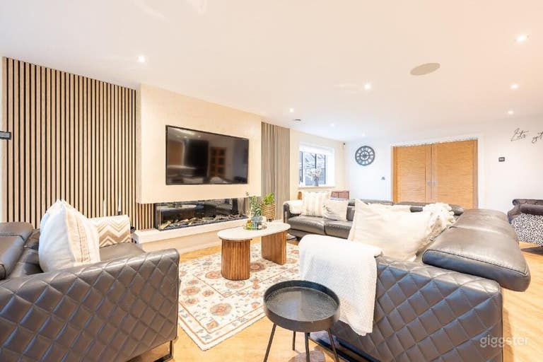  Modern House in the Countryside with Panoramic Views Estate! 