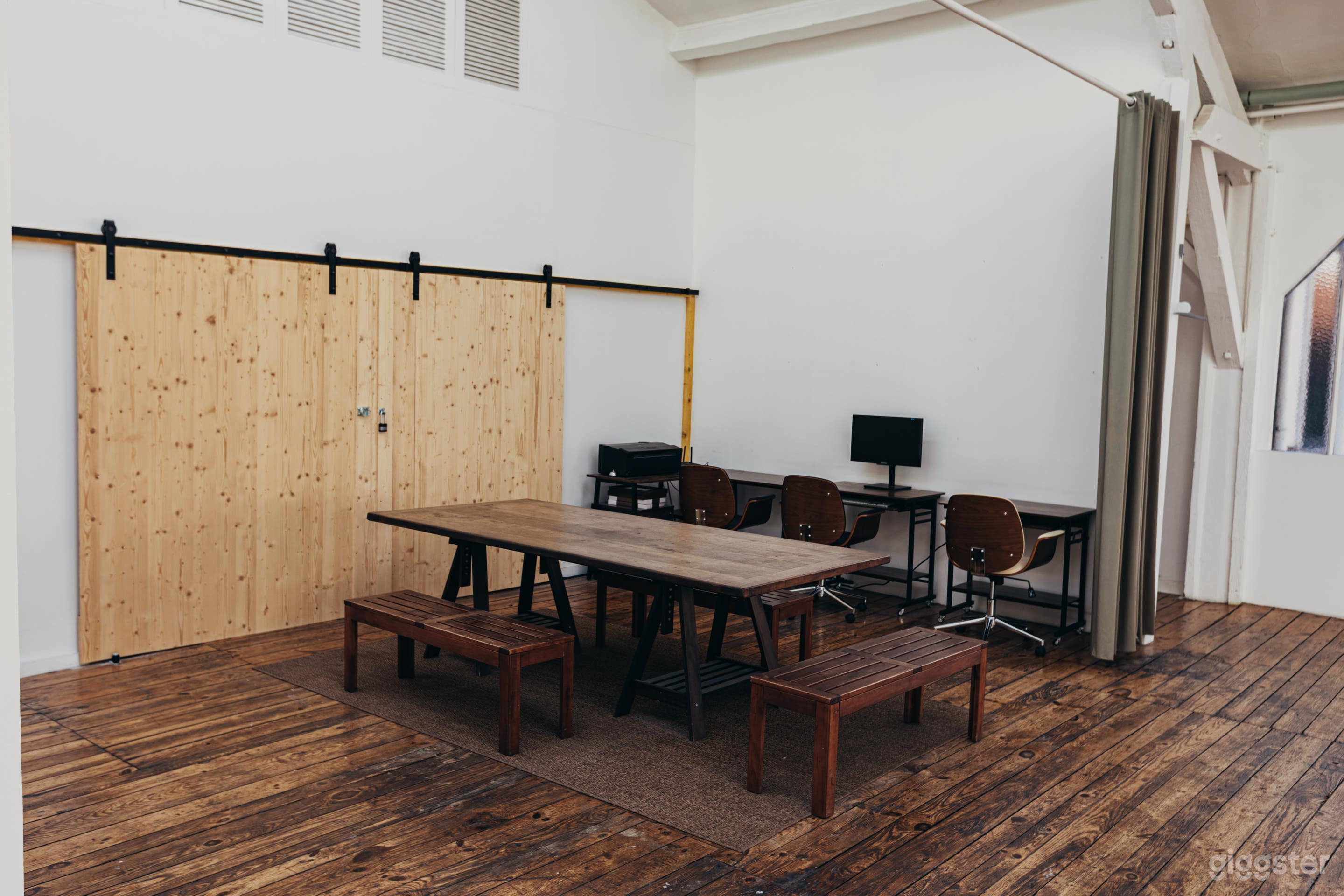 Photo de Studio Photo et Vidéo Professionnel de 260 m² 4