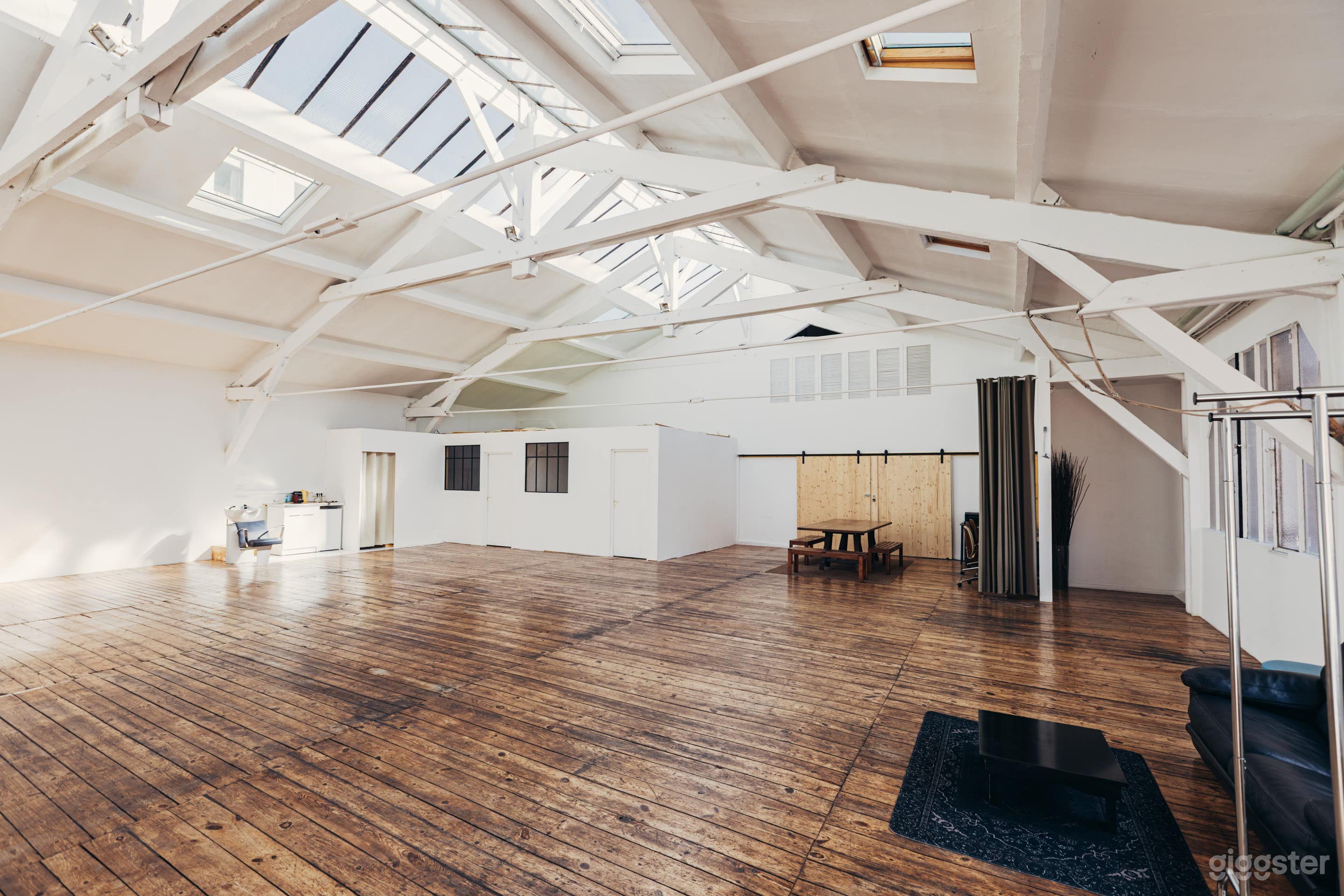 Photo de Studio Photo et Vidéo Professionnel de 260 m² 3