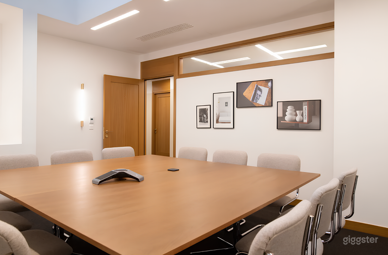  Stylish Board Room Bathed in Natural Light 