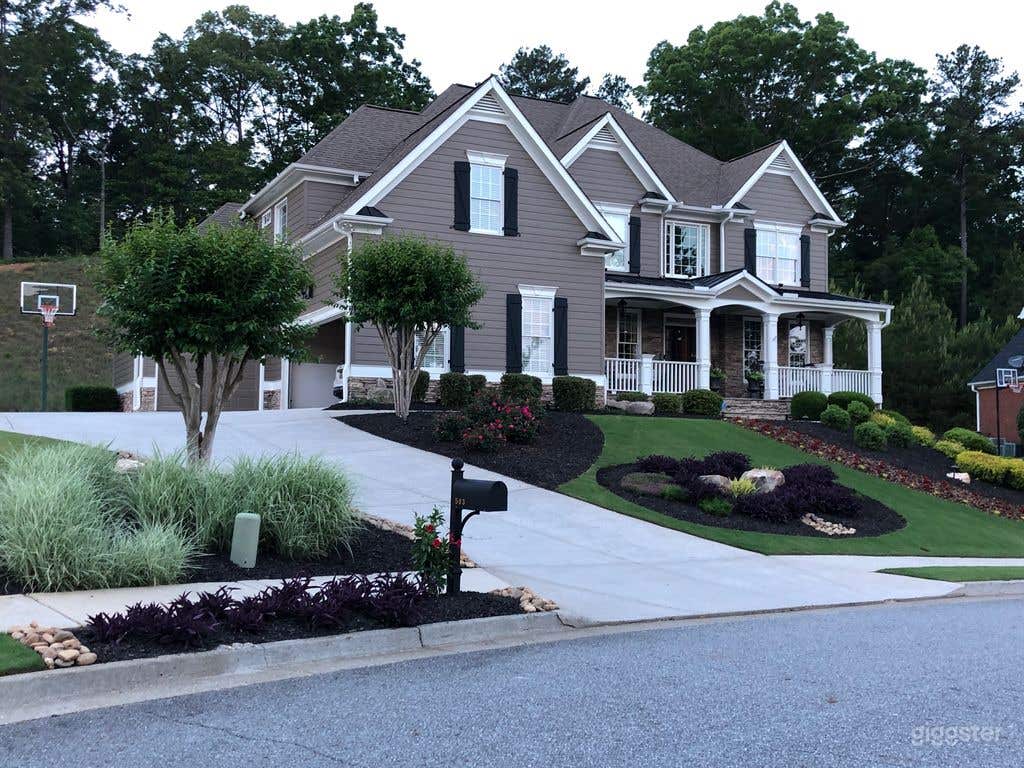 Open Concept Home With Exceptional Finishes Photo 1