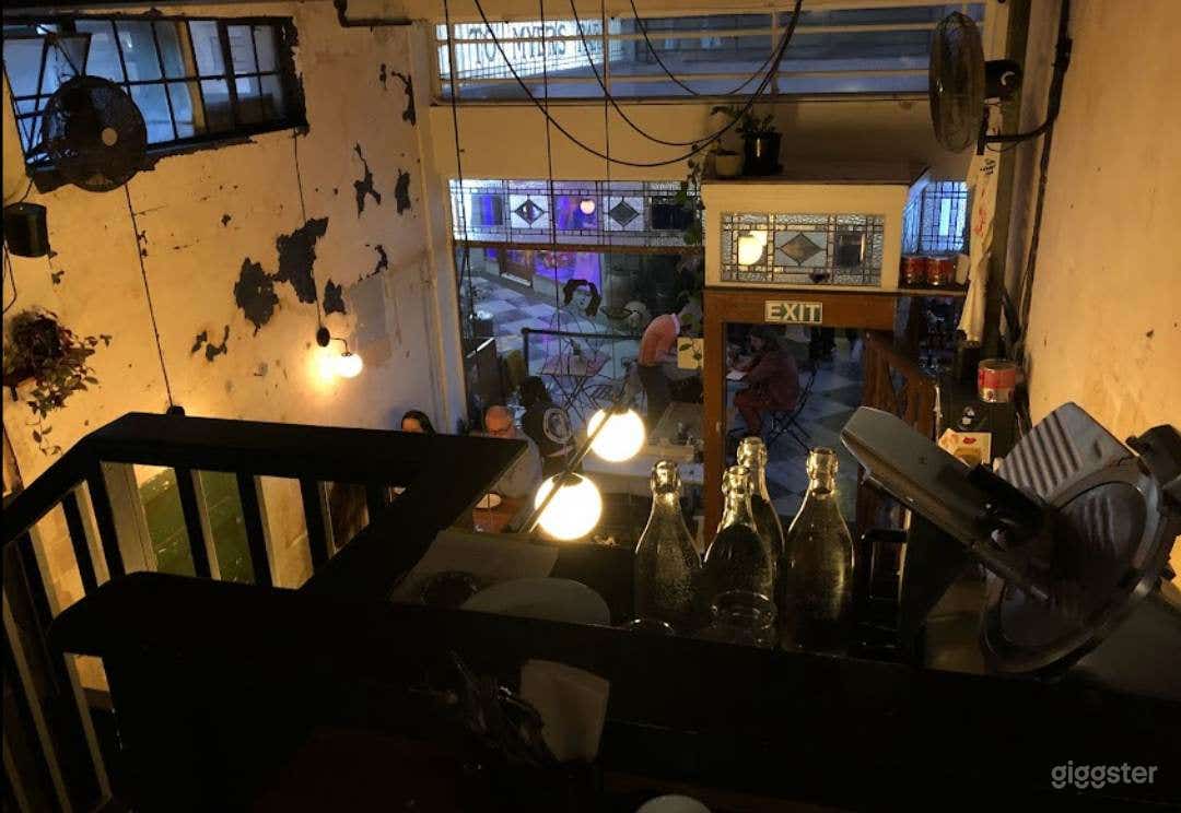 Cozy and Intimate Restaurant w/ Wine Bars Photo 4