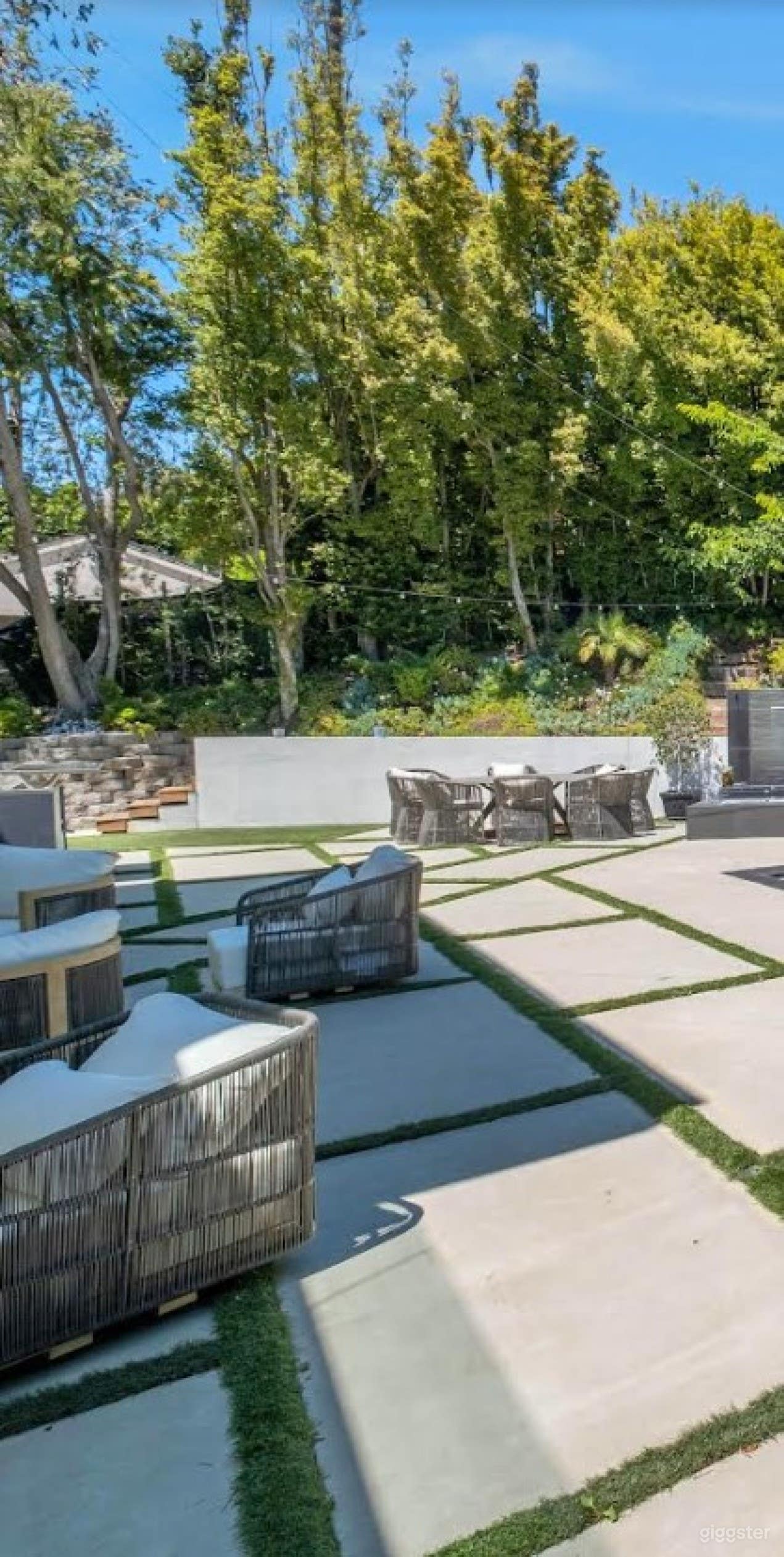 Your Dream Backyard Event Venue Photo 3