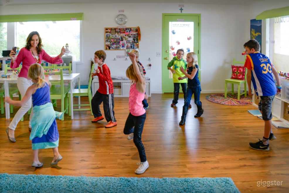 Spanish Language School in Manhattan Beach Perfect for Productions Photo 2