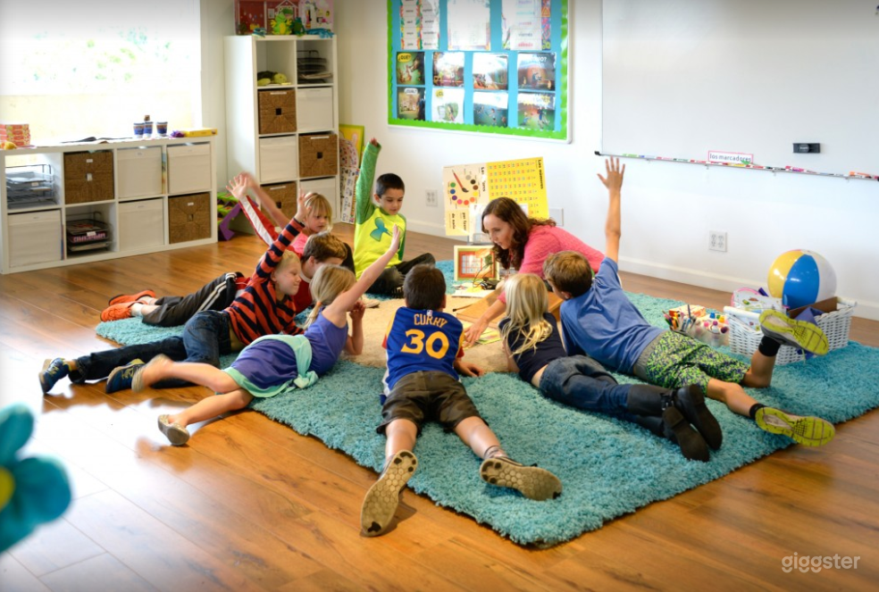 Spanish Language School in Manhattan Beach Perfect for Productions Photo 4