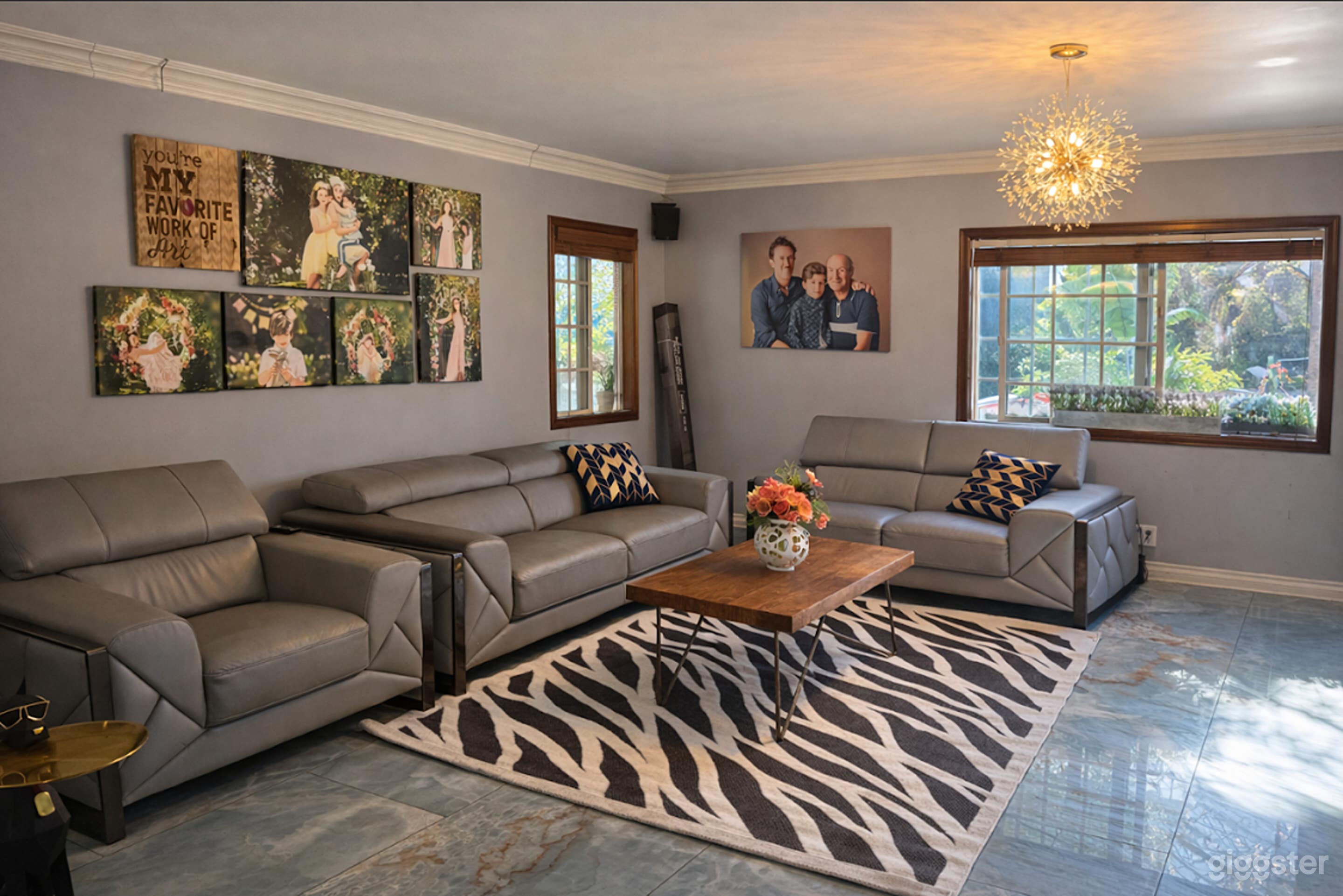 Tarzana Modern Mansion with Pool & Tennis Court Photo 4