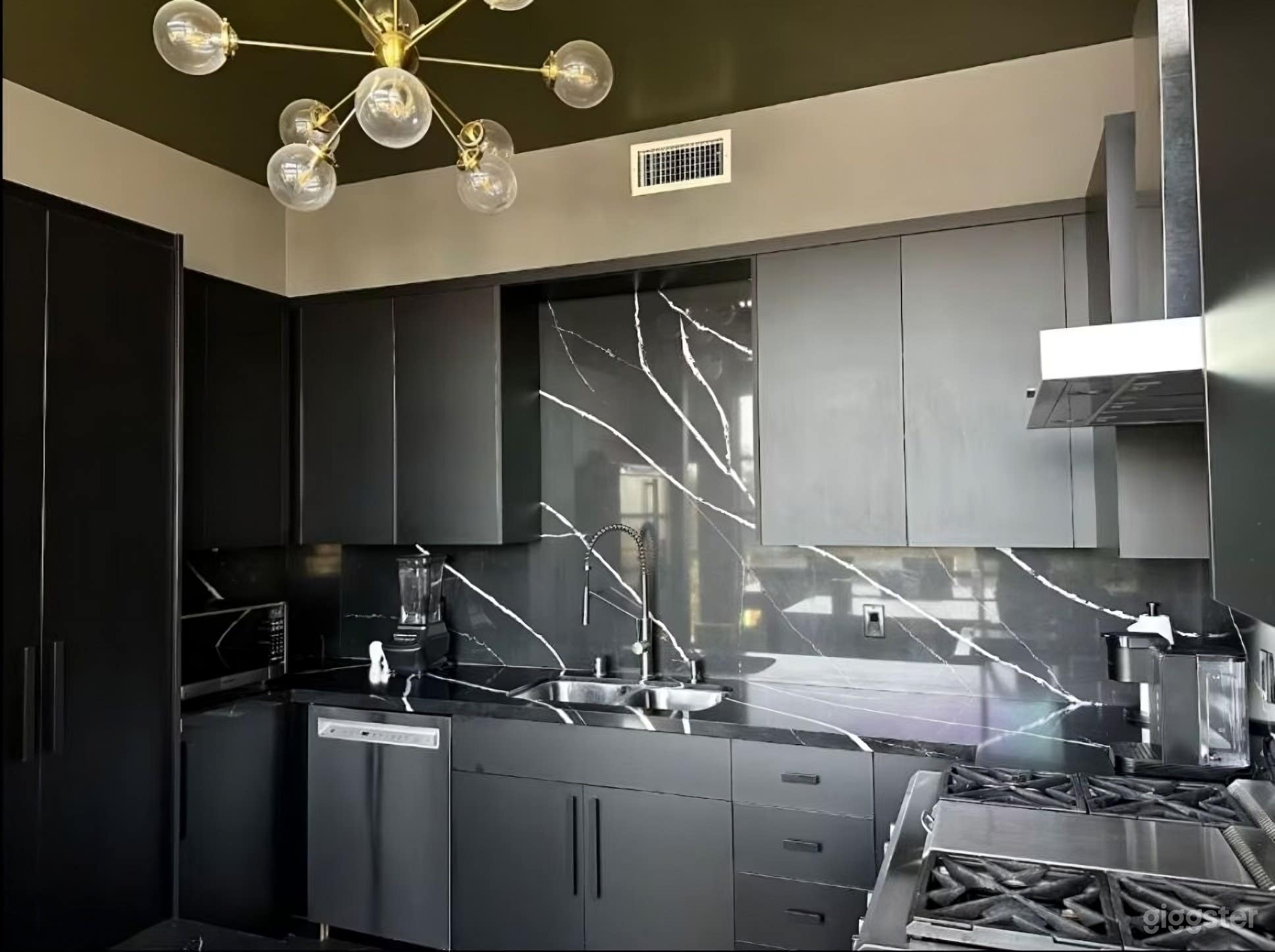 Stylish Hillside Home with City Views Photo 4