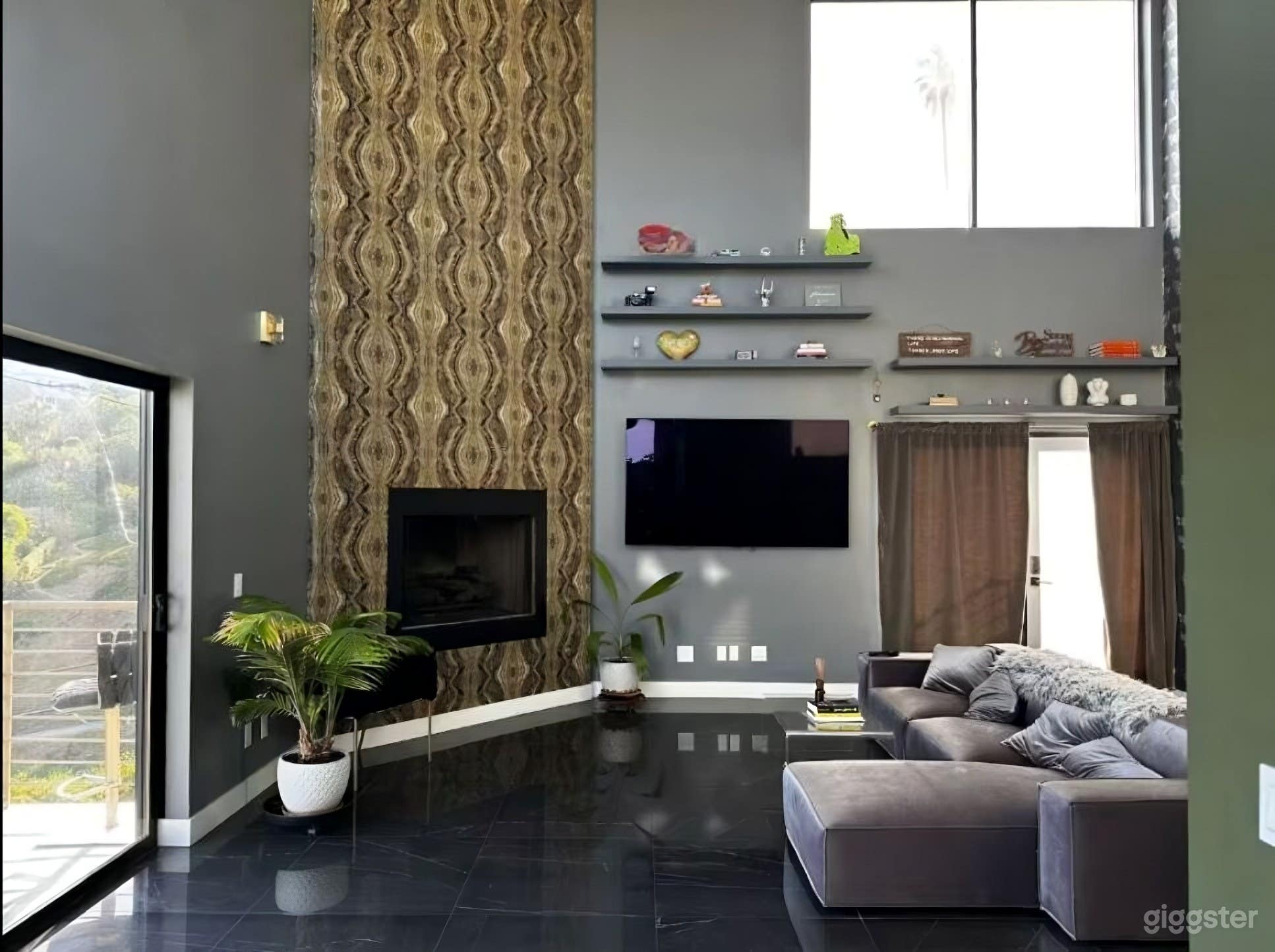 Stylish Hillside Home with City Views Photo 3