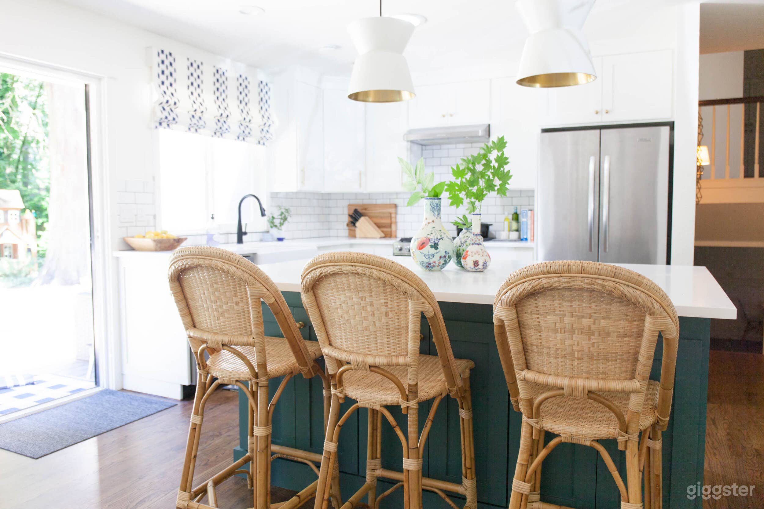 Bright beautiful home in Lake Oswego Photo 3