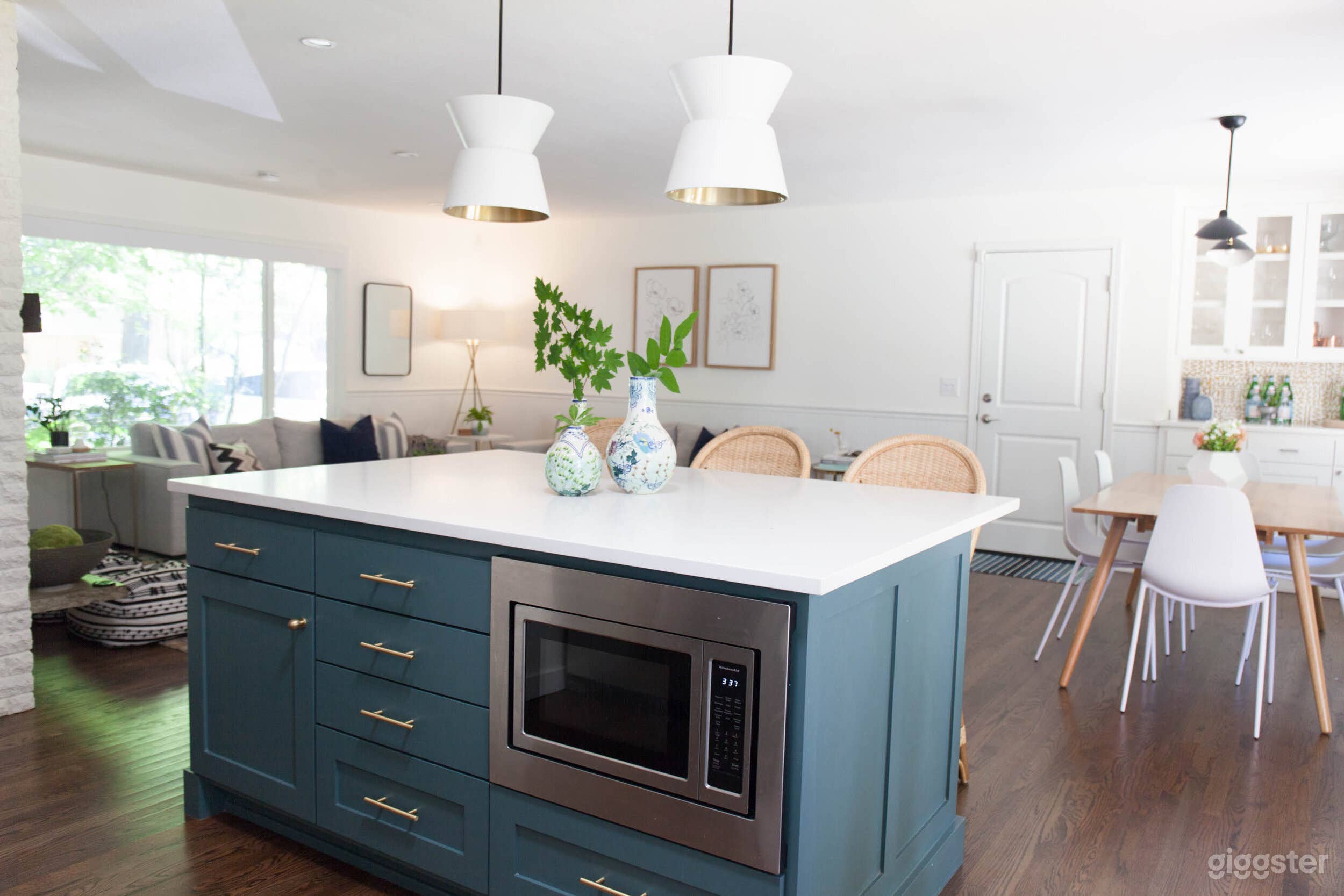 Bright beautiful home in Lake Oswego Photo 2