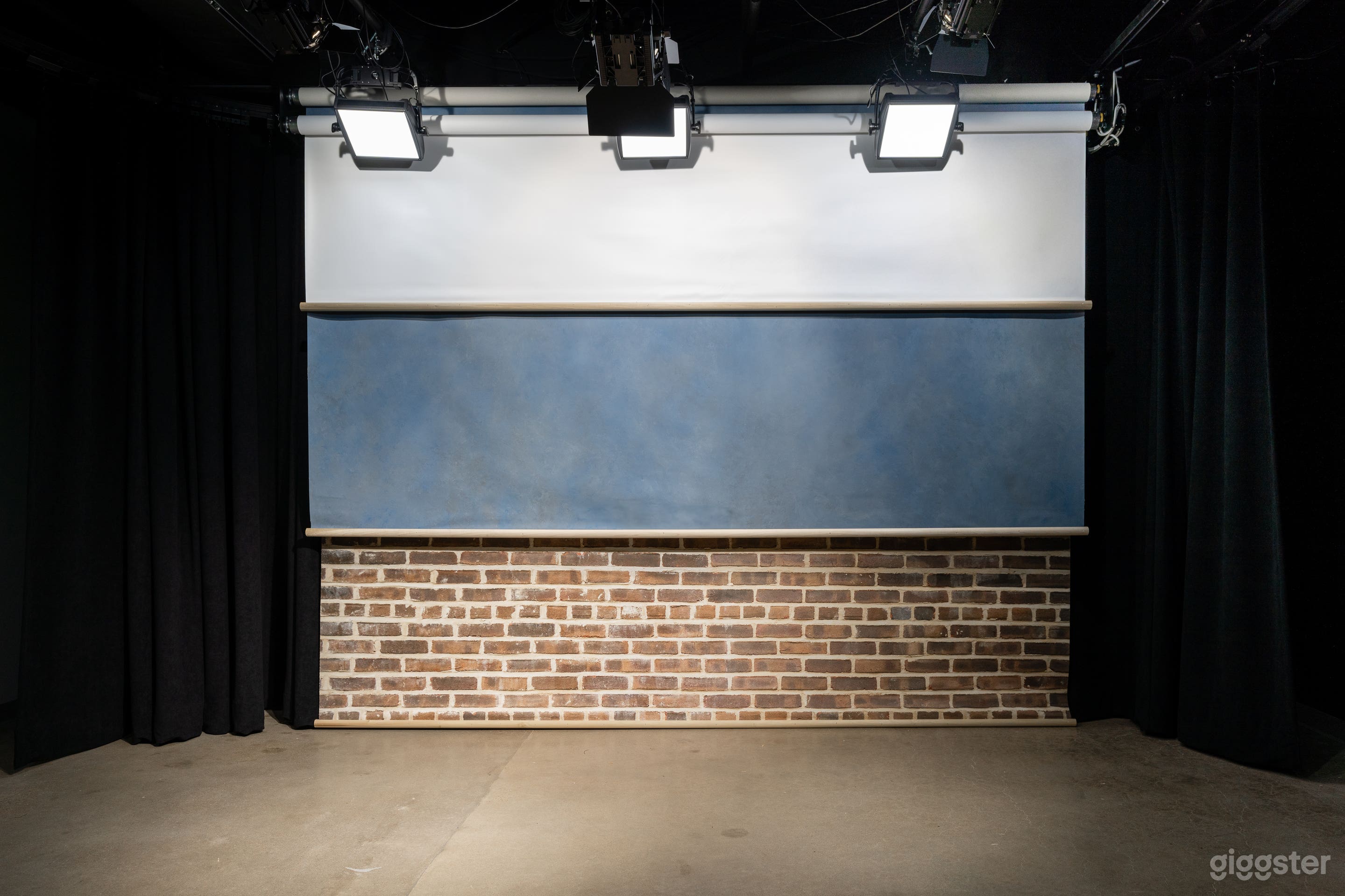 Production Studio w Soundproofing and Light Grid Photo 2