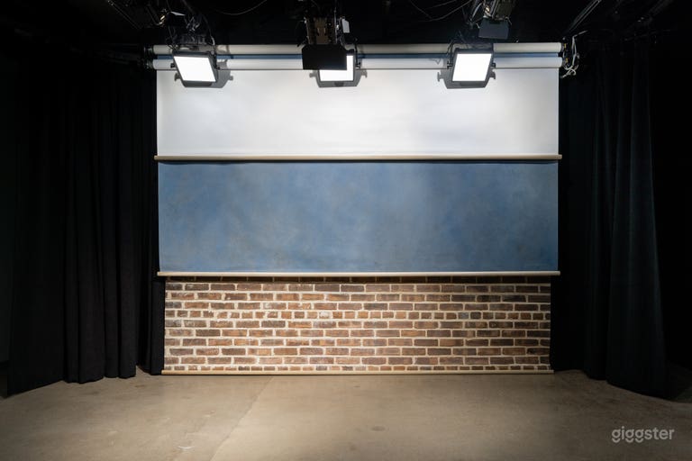  Production Studio w Soundproofing and Light Grid 