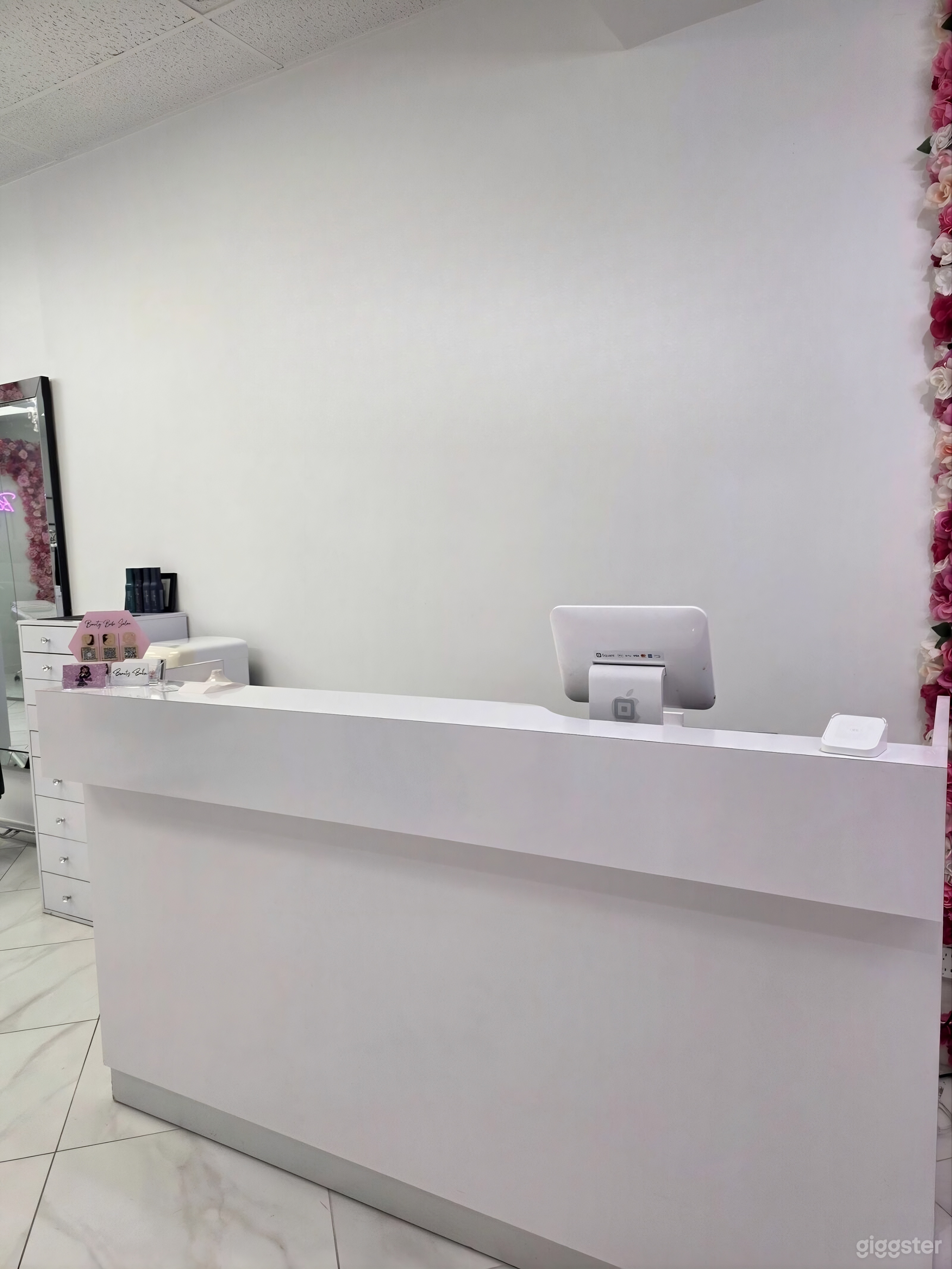 Upscale LA Salon Space – Perfect for Shoots, Styling & Event Photo 2