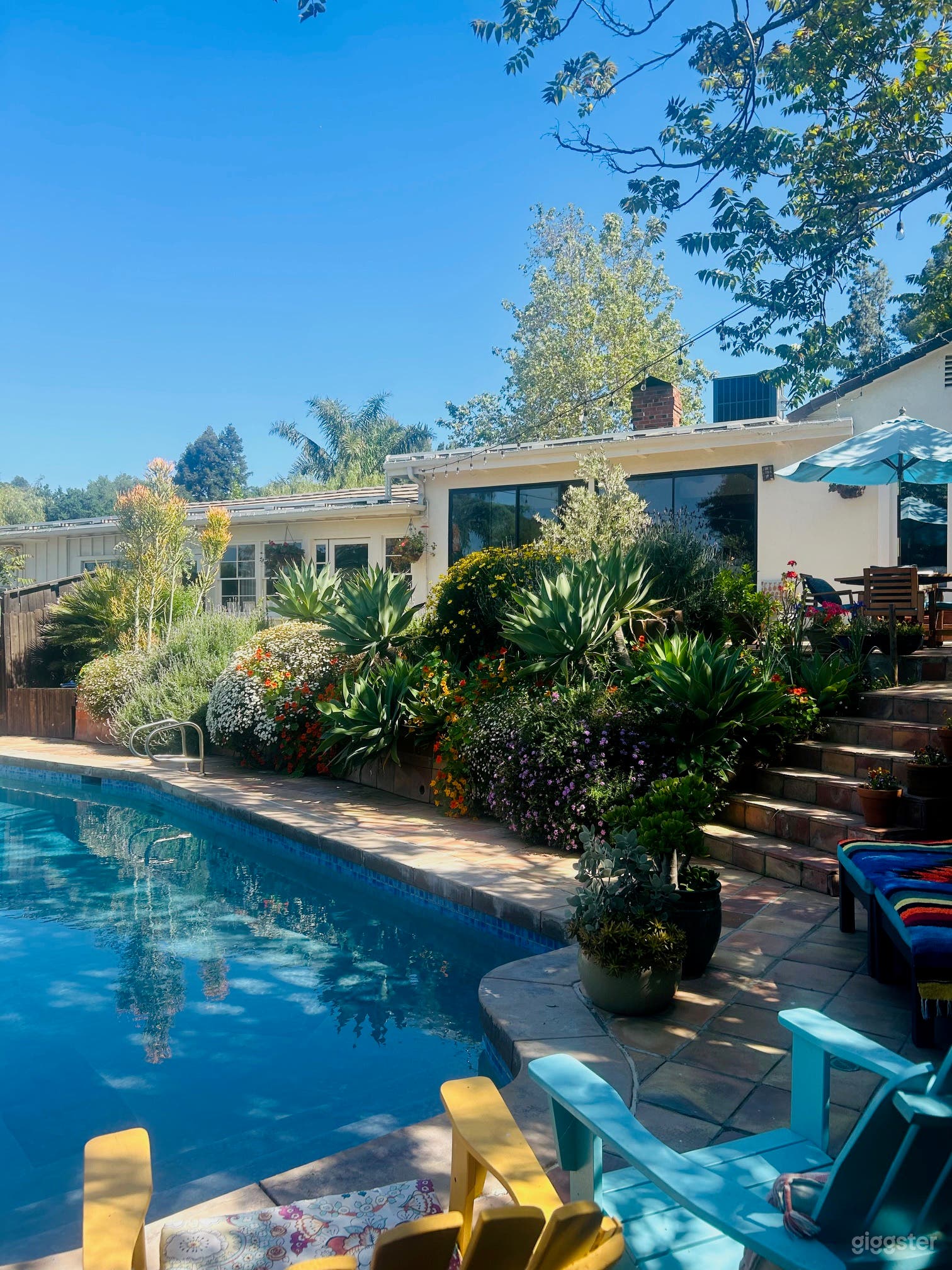 Californian Style Pool Oasis Photo 3
