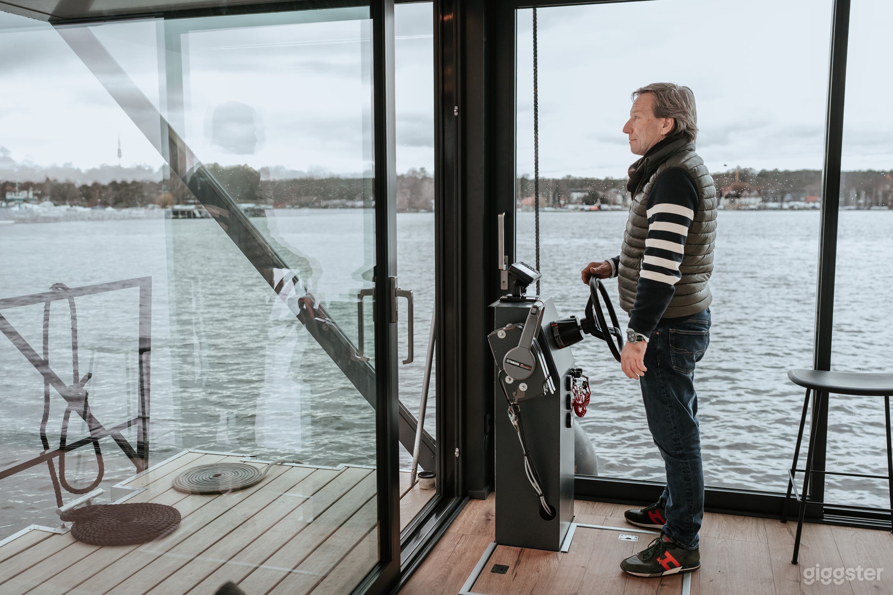 Luxuriöses Event- und Produktionsboot mit malerischem Blick Foto 4