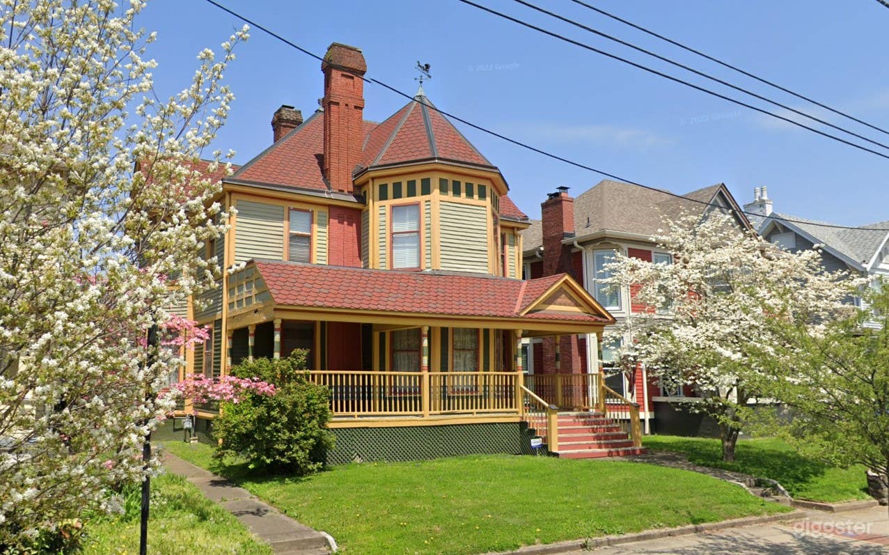 Beautiful Queen Anne house in Mansion Row Photo 1