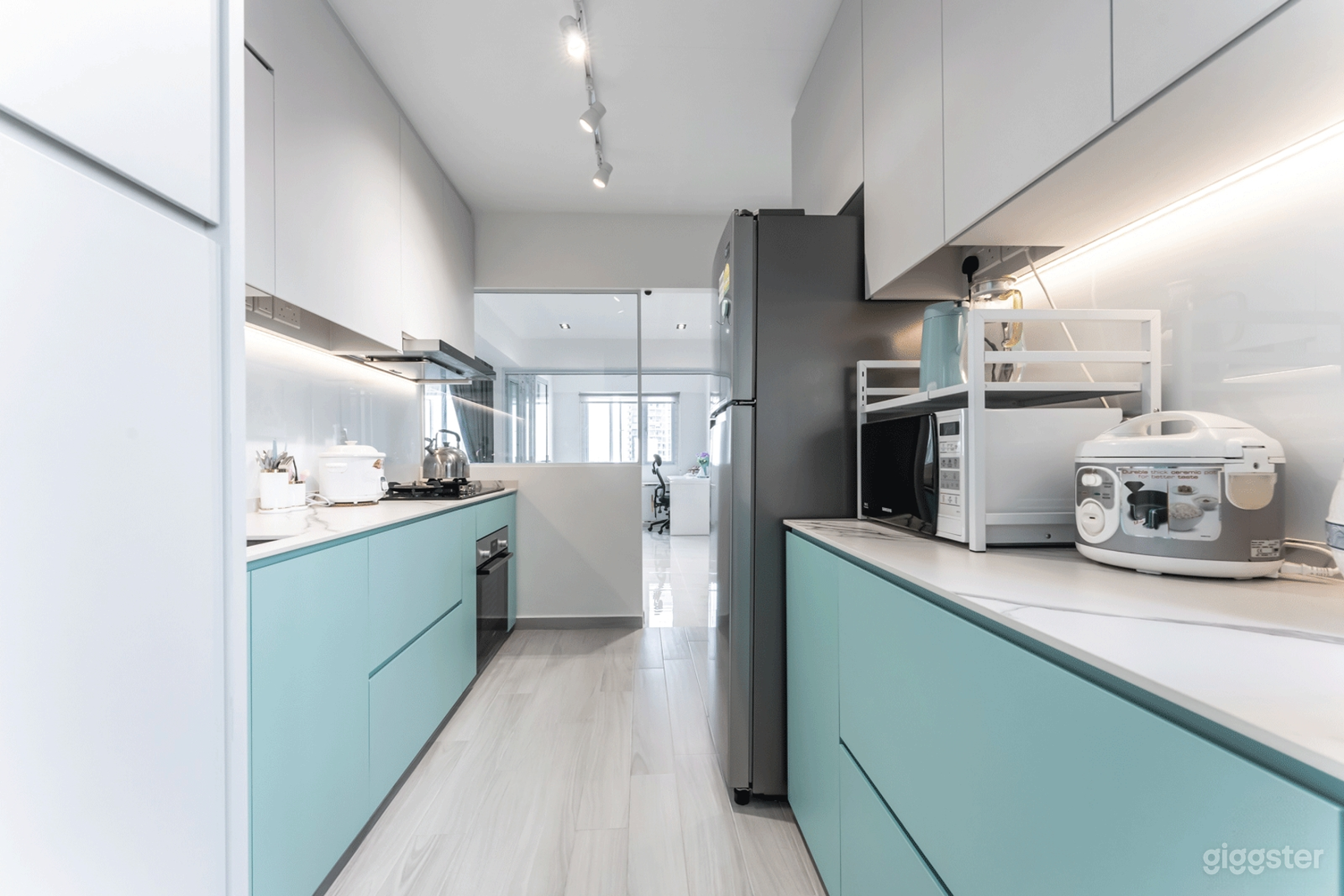 Contemporary Minimalist 5R HDB Photo 3