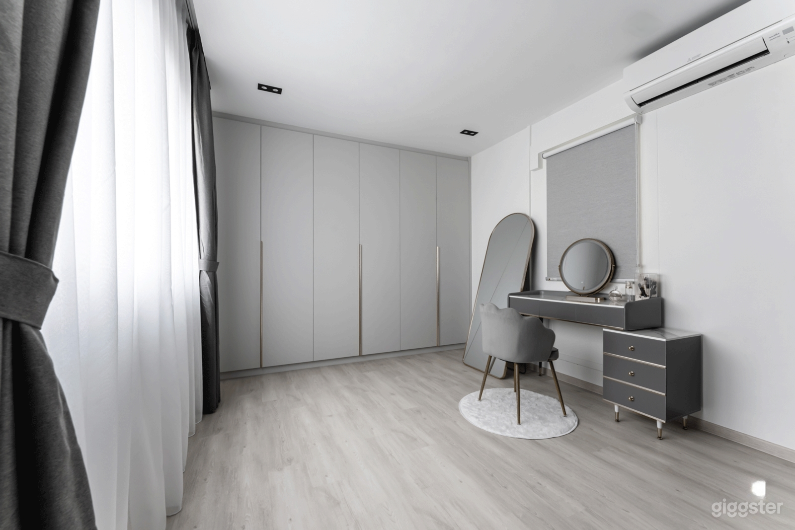 Contemporary Minimalist 5R HDB Photo 4