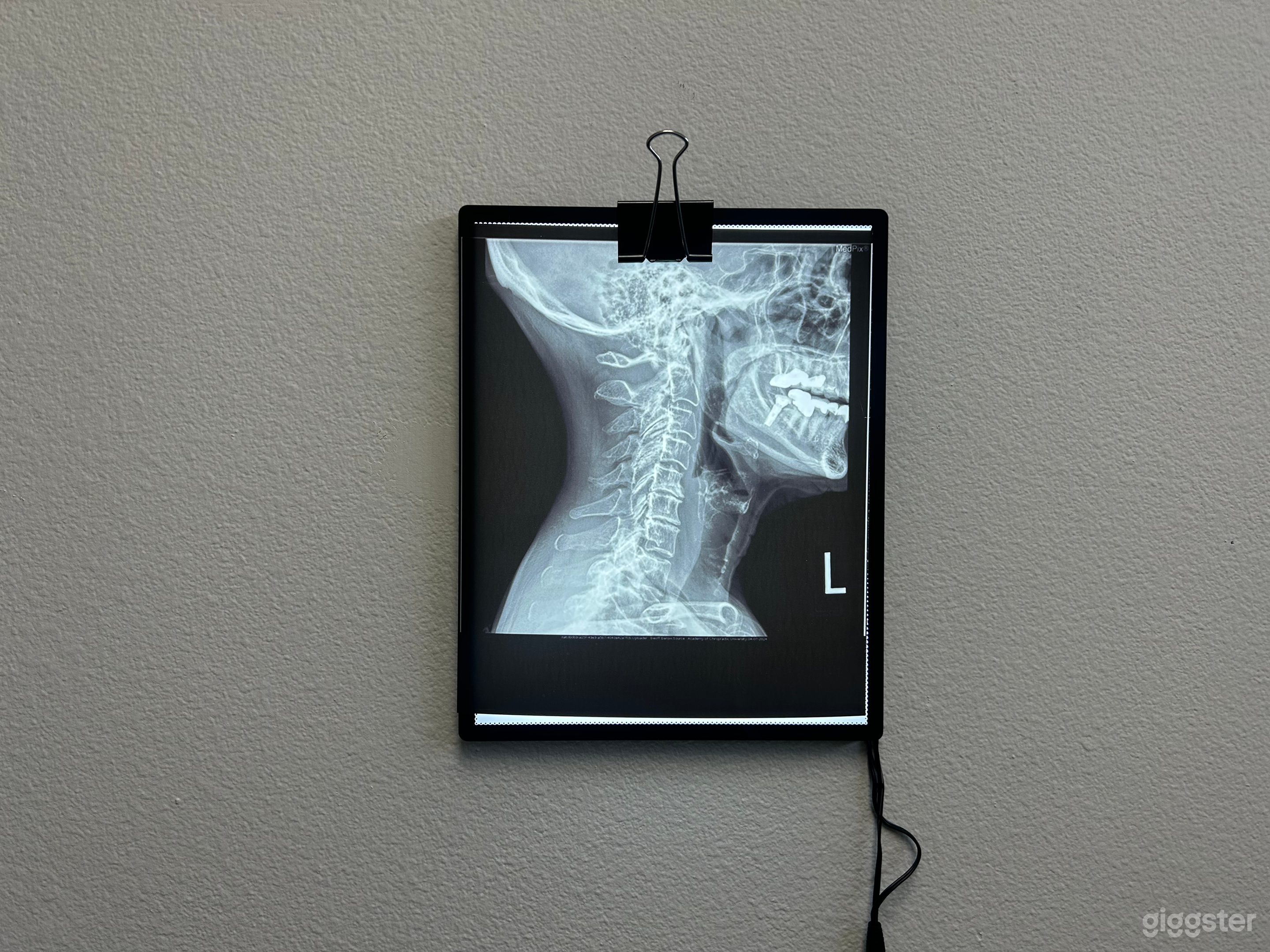 Retro 90s Doctor's Offices &amp; Vintage Waiting Room Photo 2