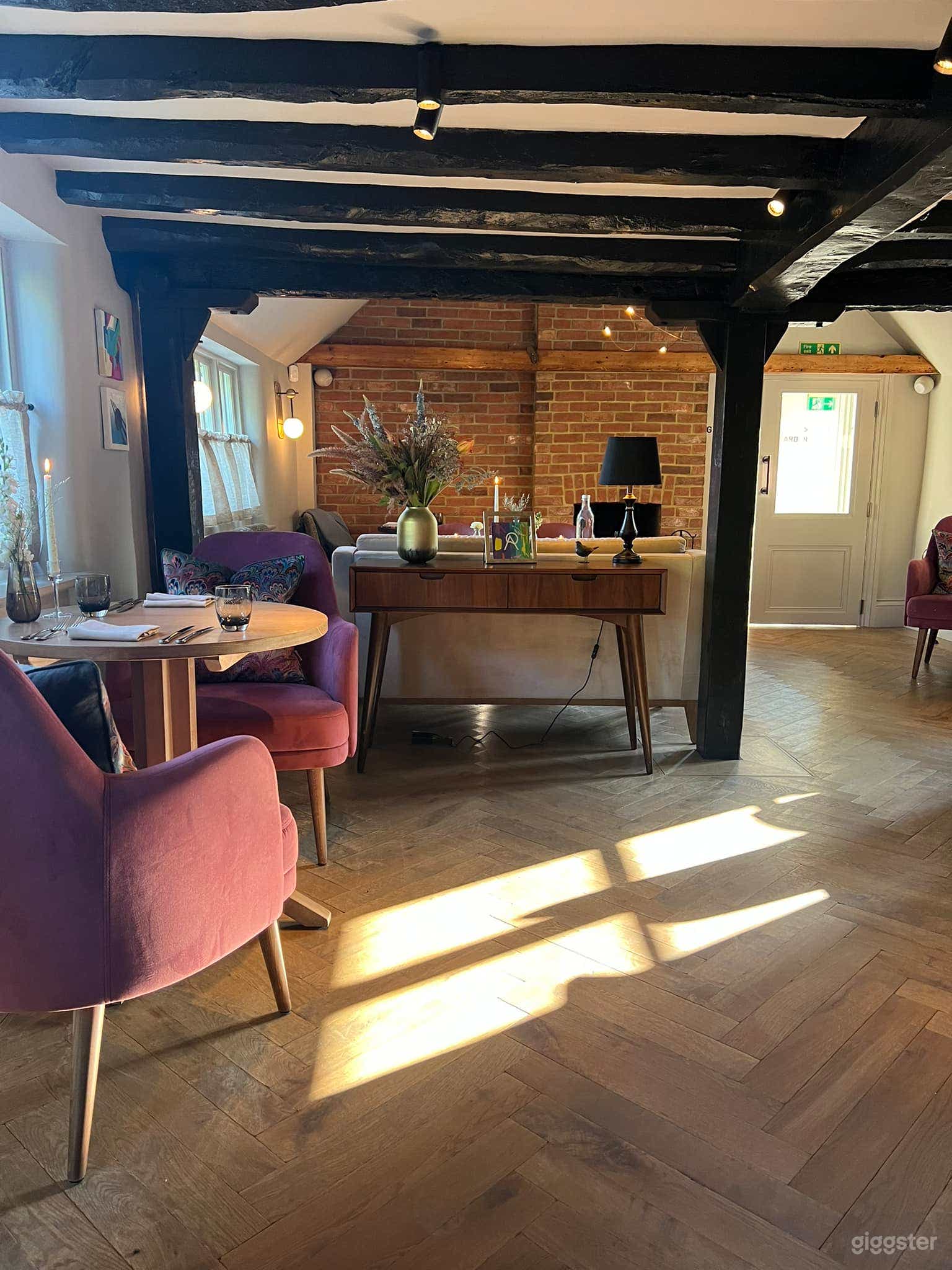 Gorgeous Ground Floor Bar and Restaurant Photo 2