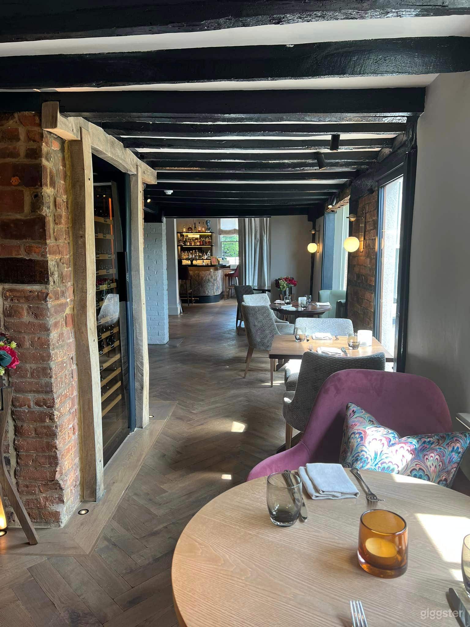 Gorgeous Ground Floor Bar and Restaurant Photo 3