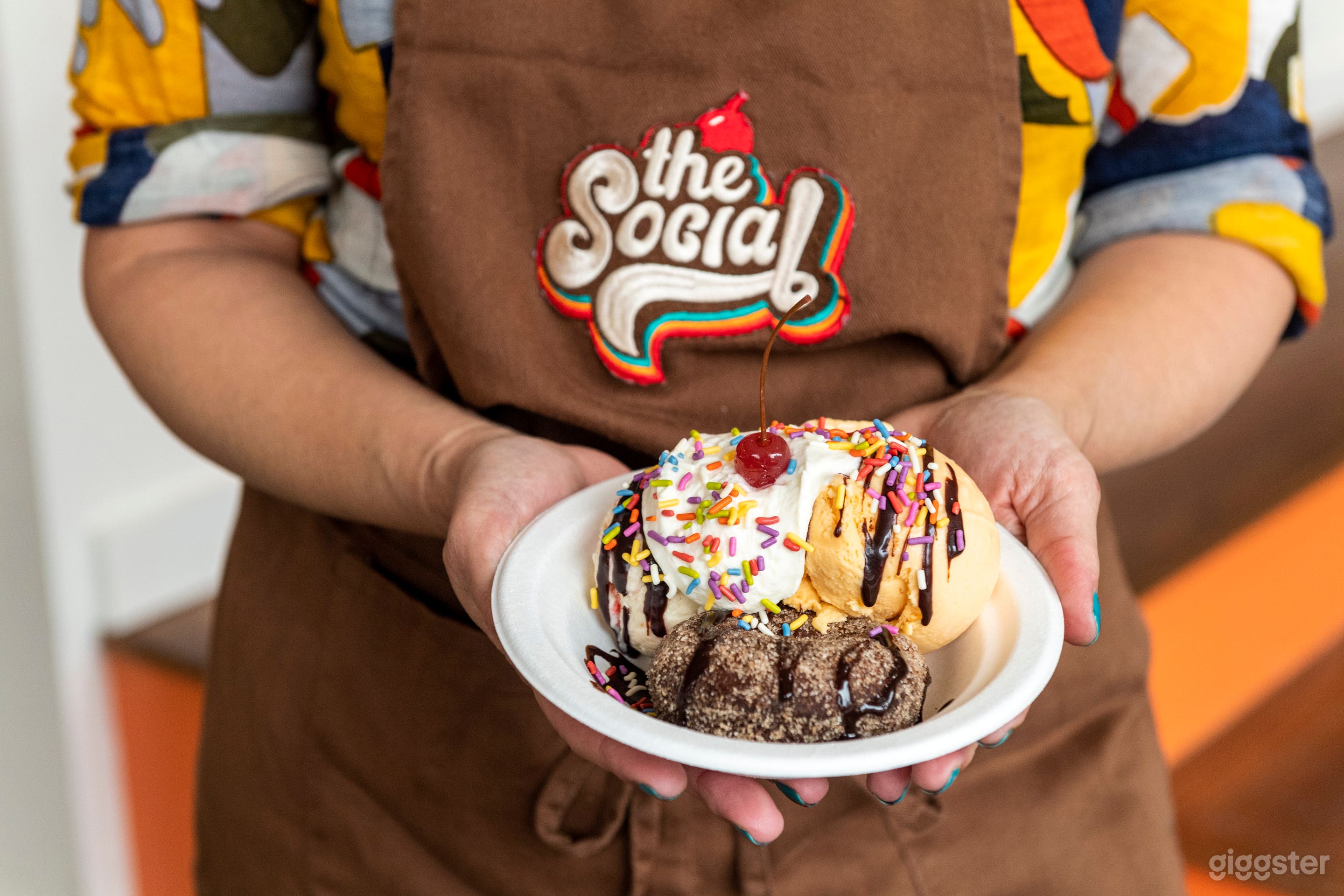 Logo and donut sundae