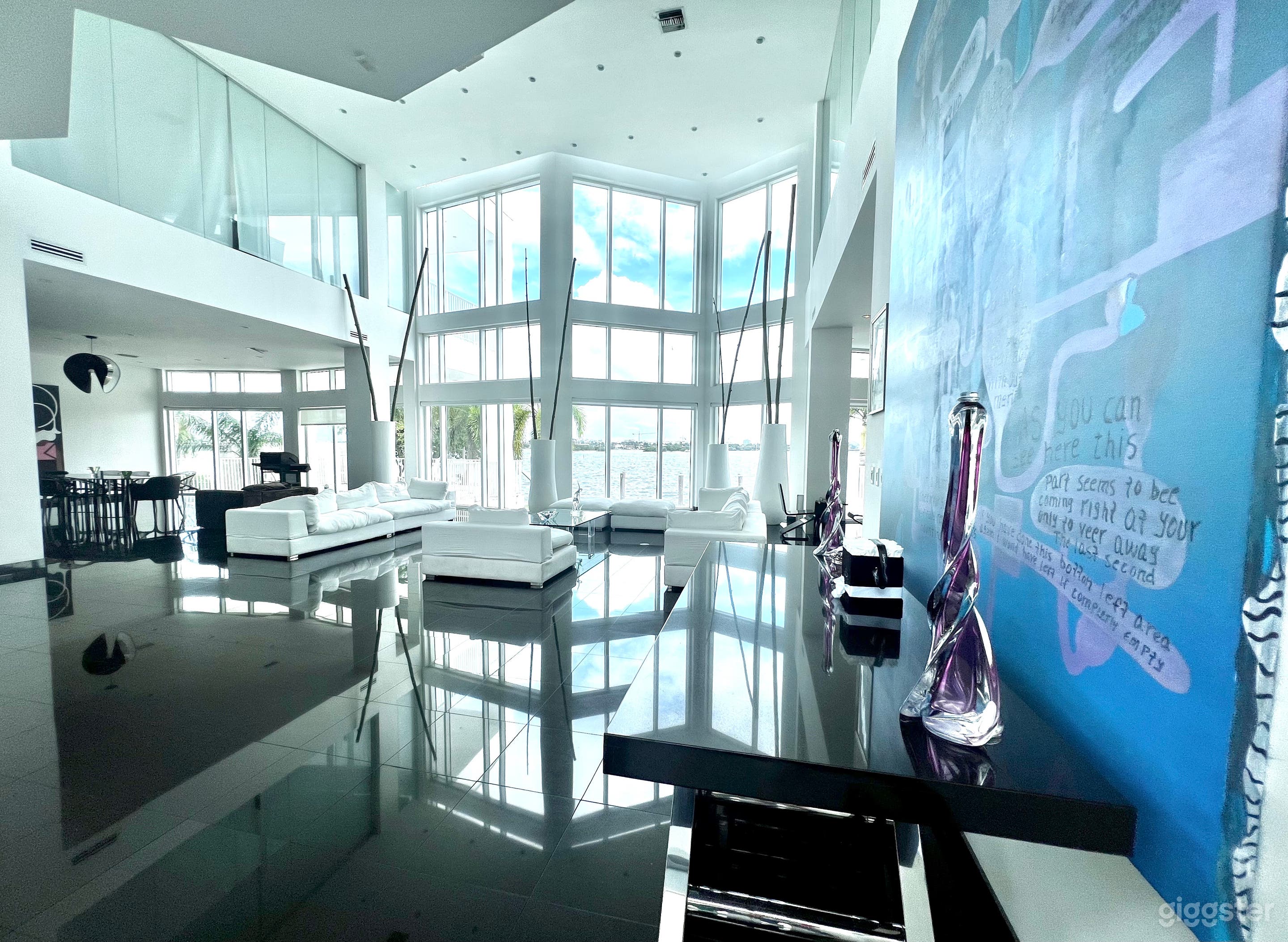 Graceland Cinematic Waterfront Mansion Photo 4