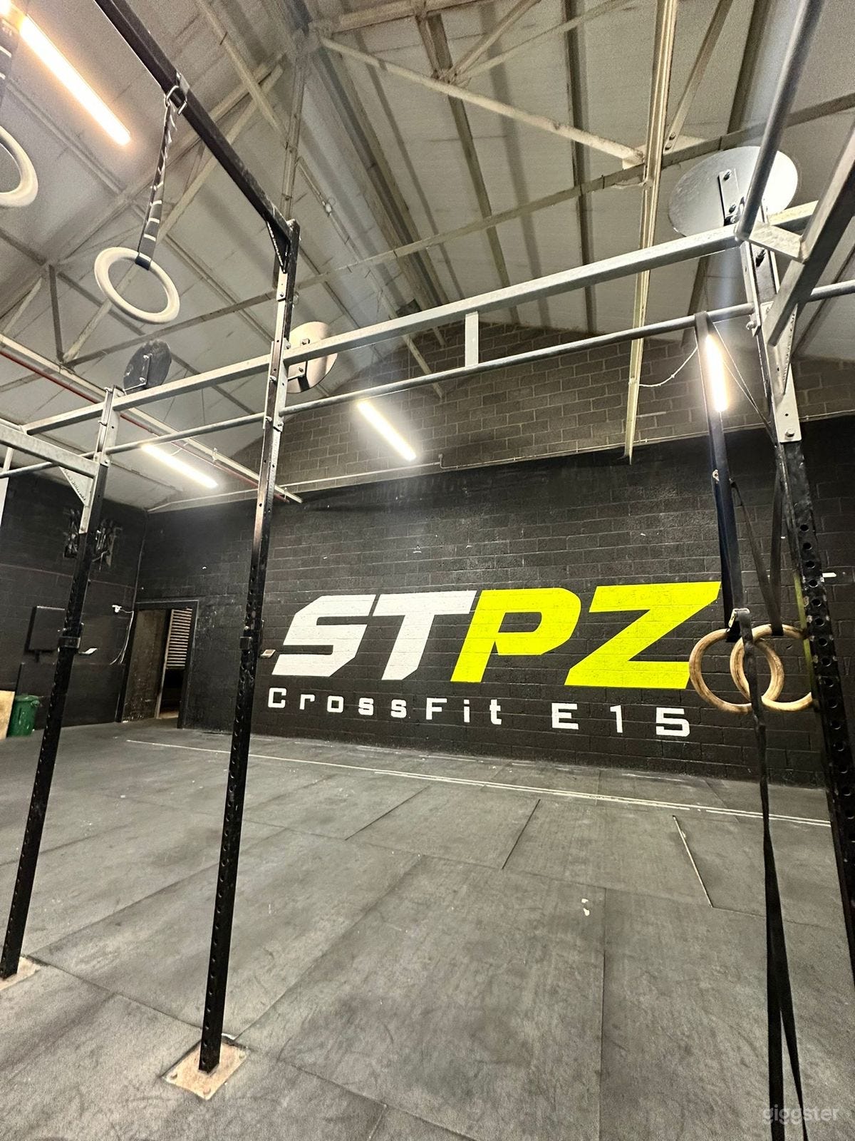 CrossFit 1971 Photo 1