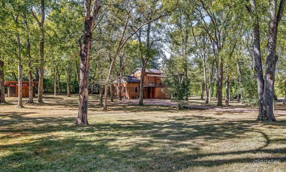 Wooded Mid Century Art Deco Home in East Nashville Photo 3