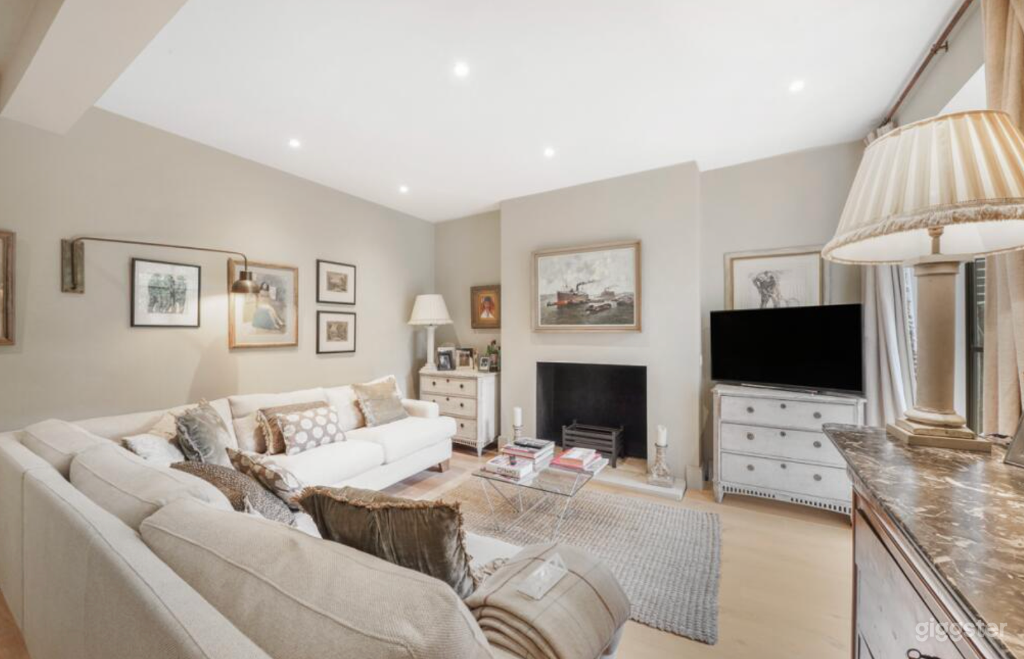 Stylish elegant London garden flat - crittal doors & garden Photo 2