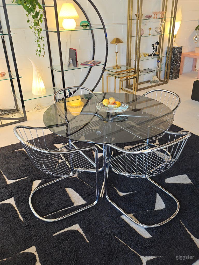  Bright and spacious studio with MULTIPLE SET UPS 