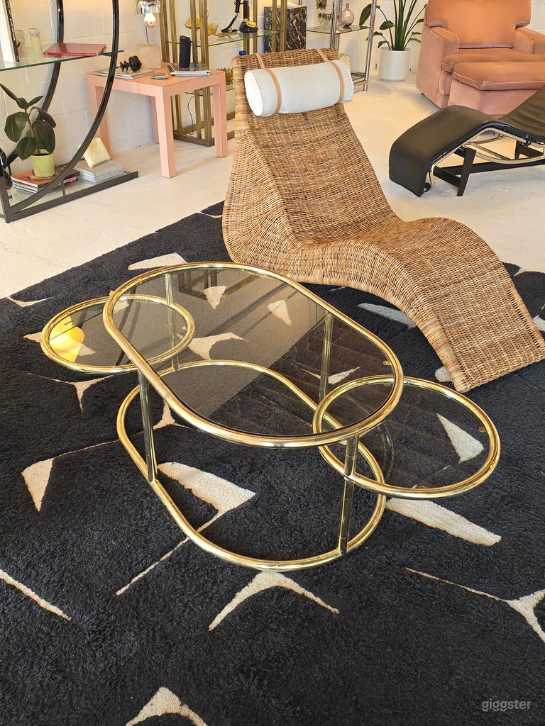  Bright and spacious studio with MULTIPLE SET UPS 