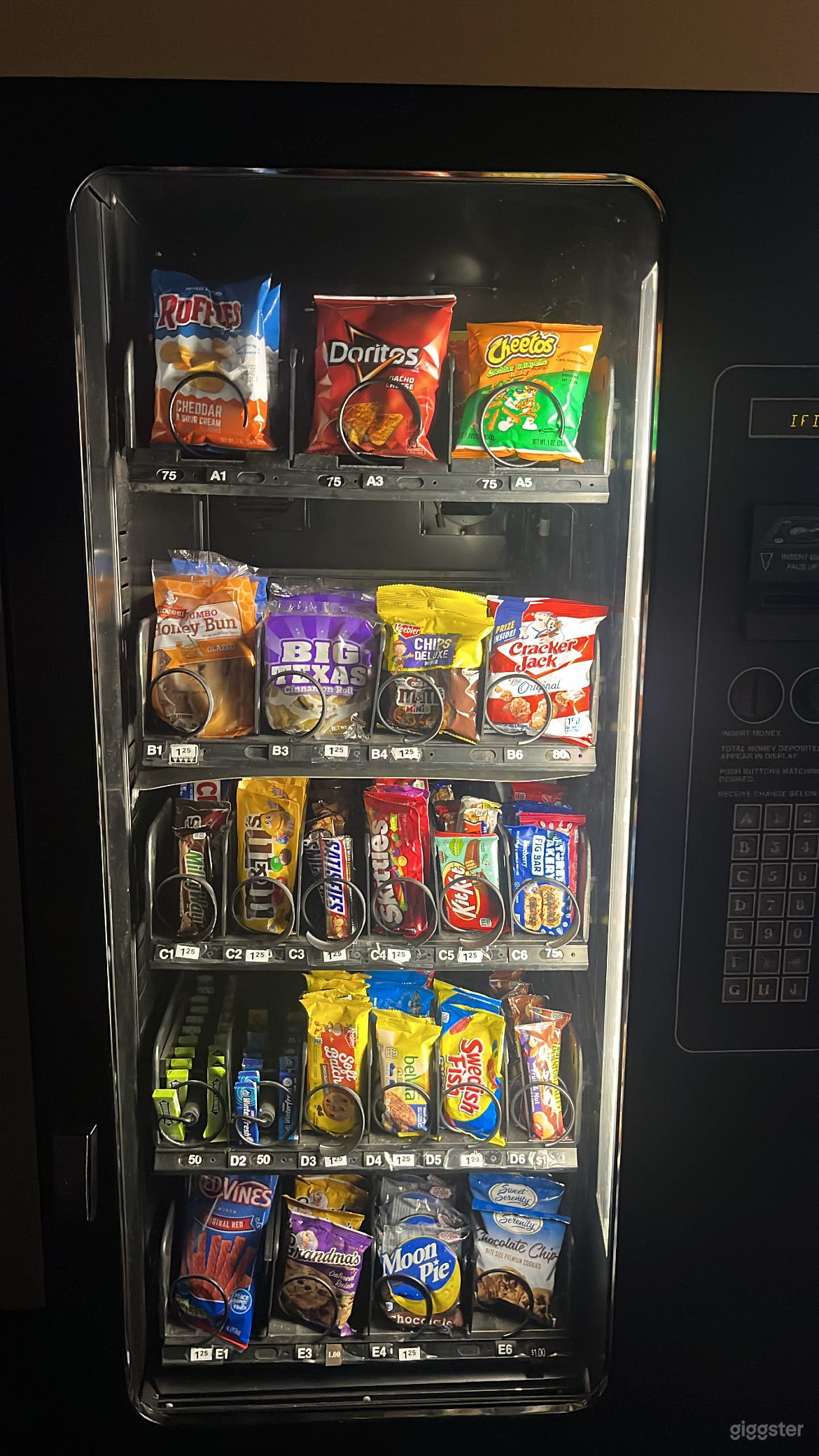 Snack machine 