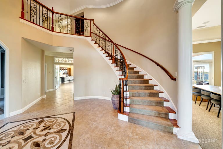  Luxury Five-Acre Estate in Temecula Wine Country 