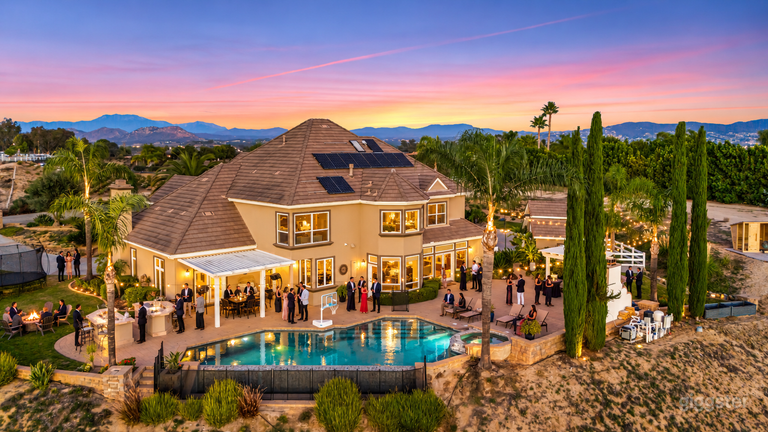  Luxury Five-Acre Estate in Temecula Wine Country 