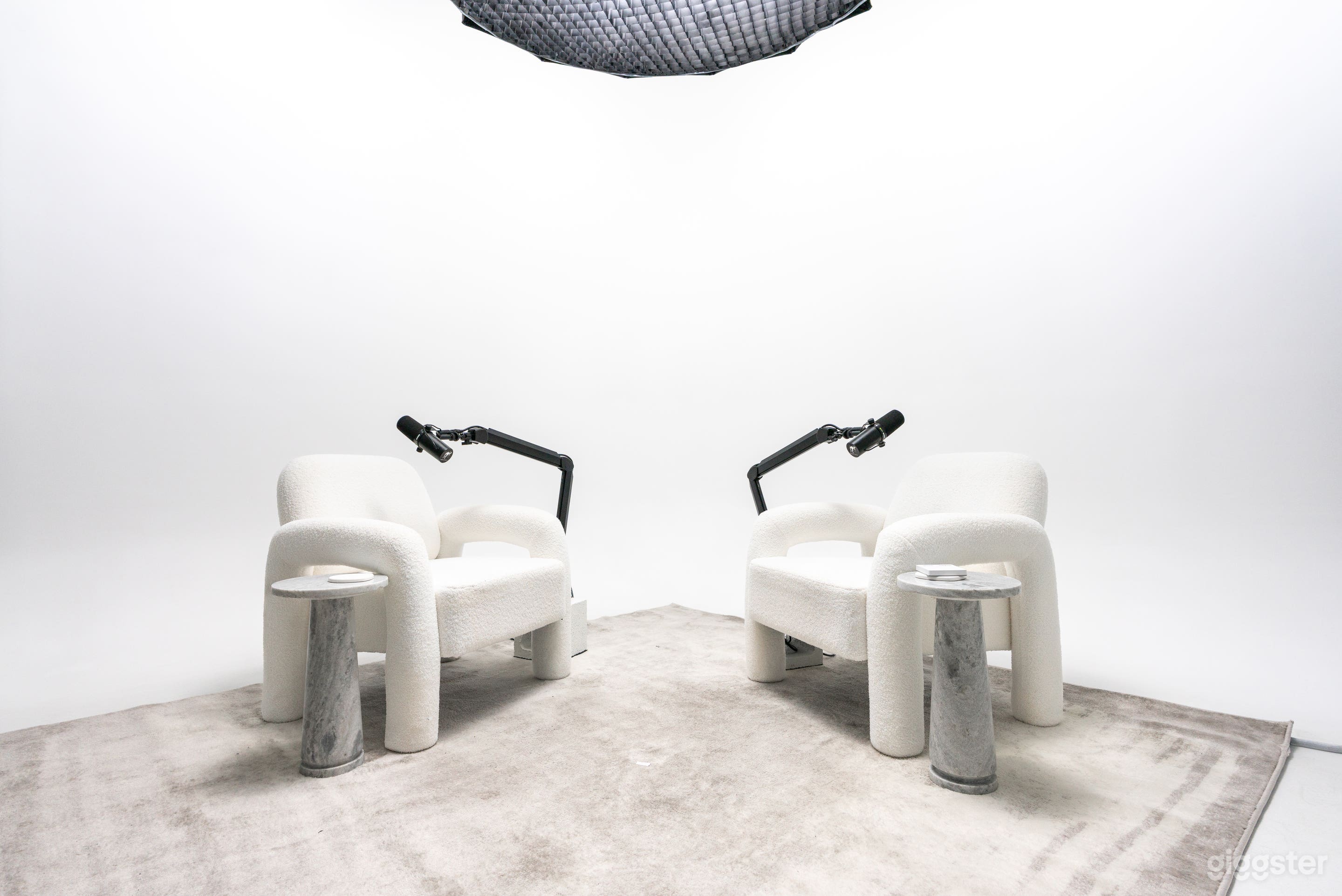 Podcast Studio – Record &amp; Get Edited File Photo 2