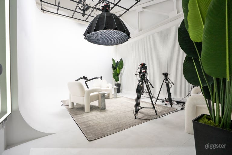  Podcast Studio – Record & Get Edited File 