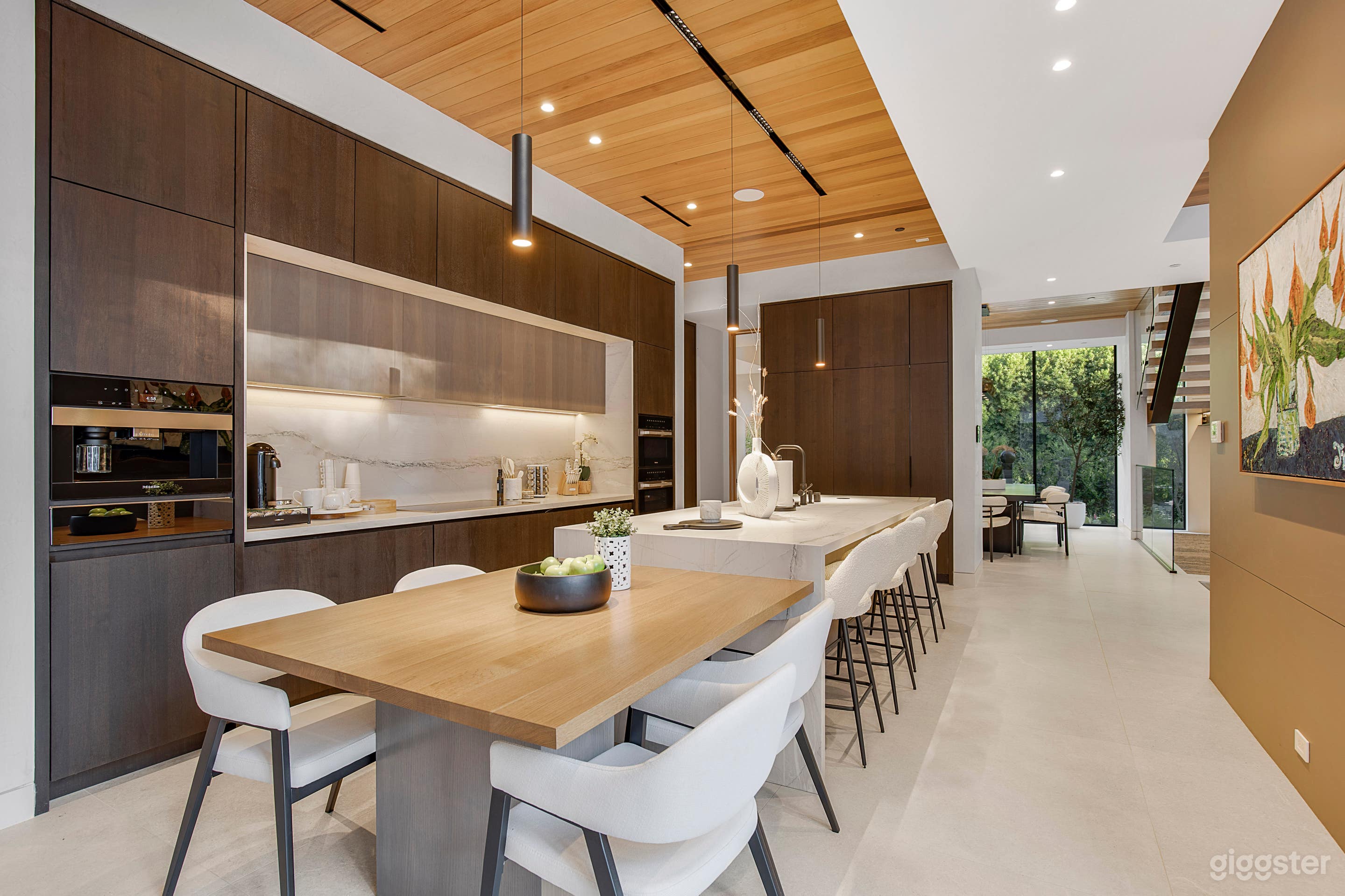 HUTTON ARCHITECTURAL SHOWSTOPPER/ ATRIUM/ POOL Photo 3