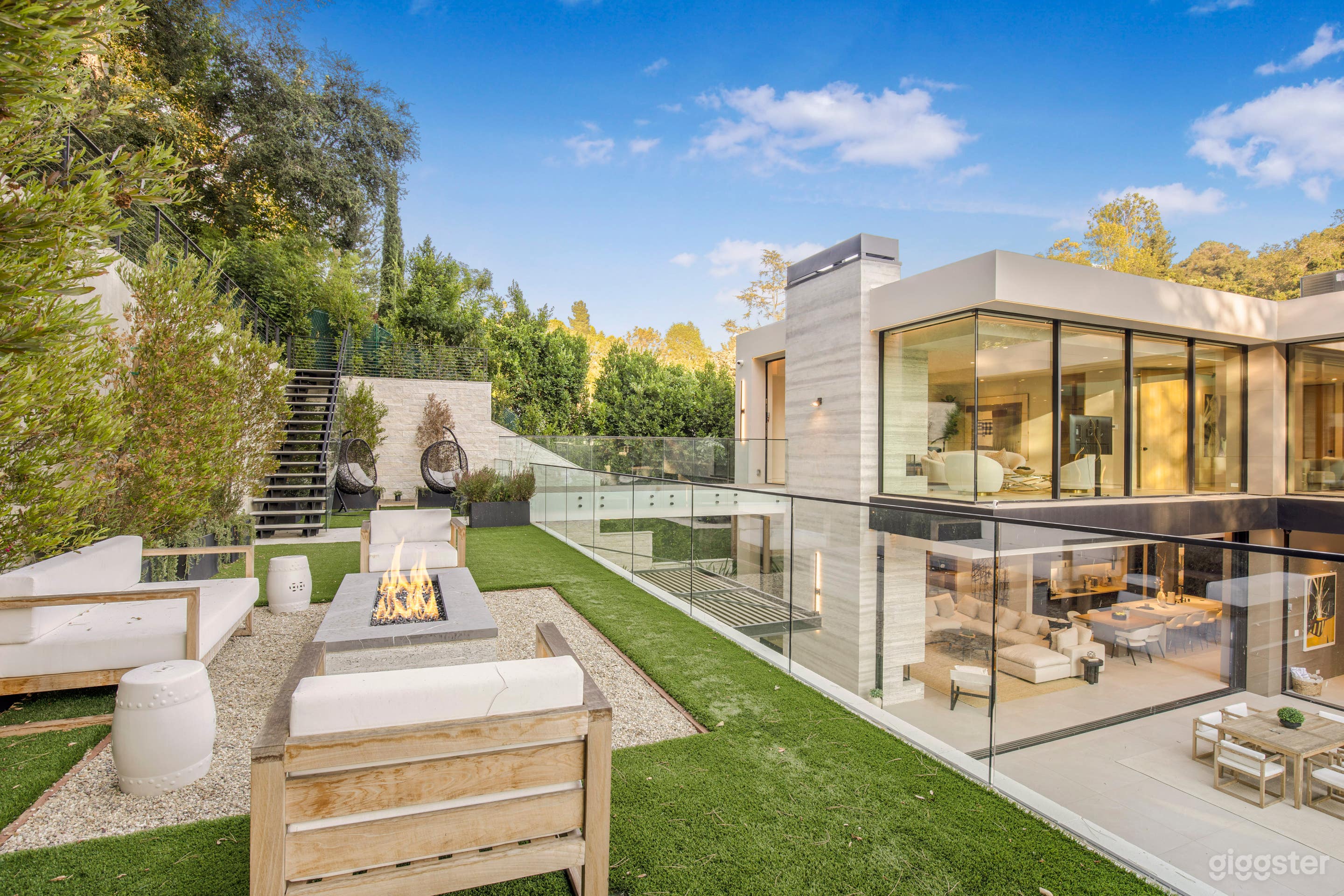 HUTTON ARCHITECTURAL SHOWSTOPPER/ ATRIUM/ POOL Photo 4