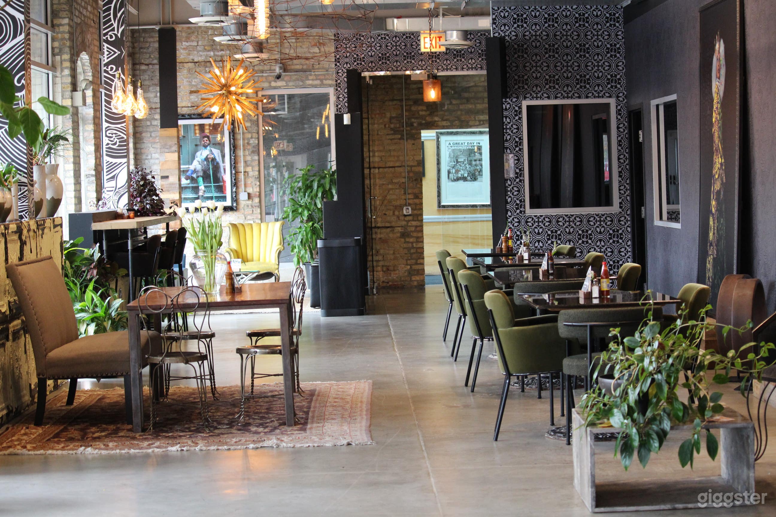 The Black Wall - Modern Creative Space w/ Podcast Studio Photo 3