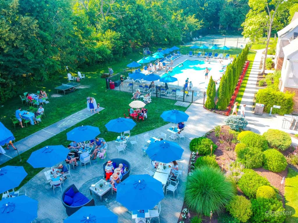 Splendid Pool site in historic Southampton Village Photo 1