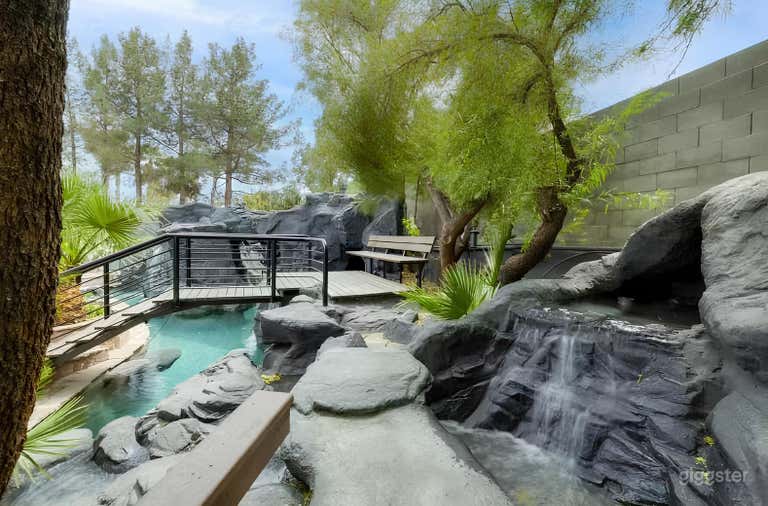  Cascade Pool Palace in Vegas 