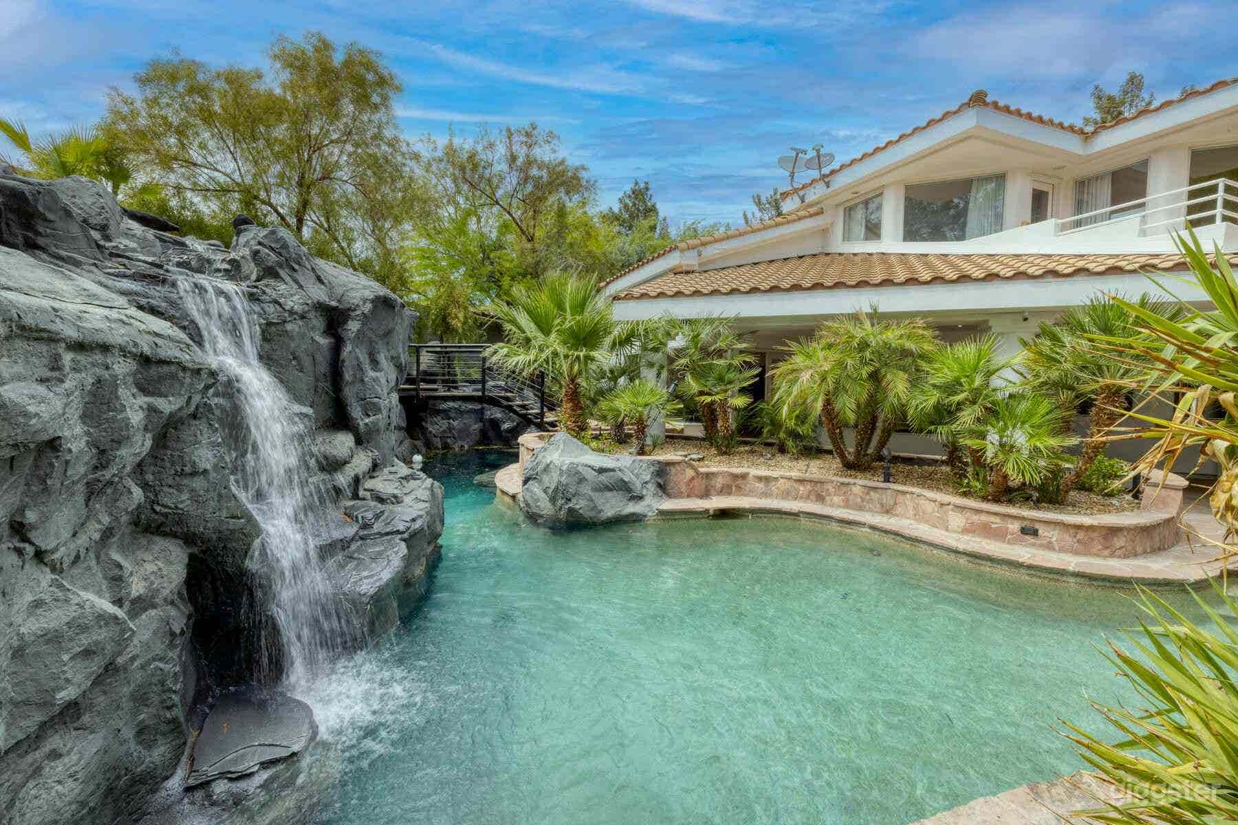 Cascade Pool Palace in Vegas Photo 1