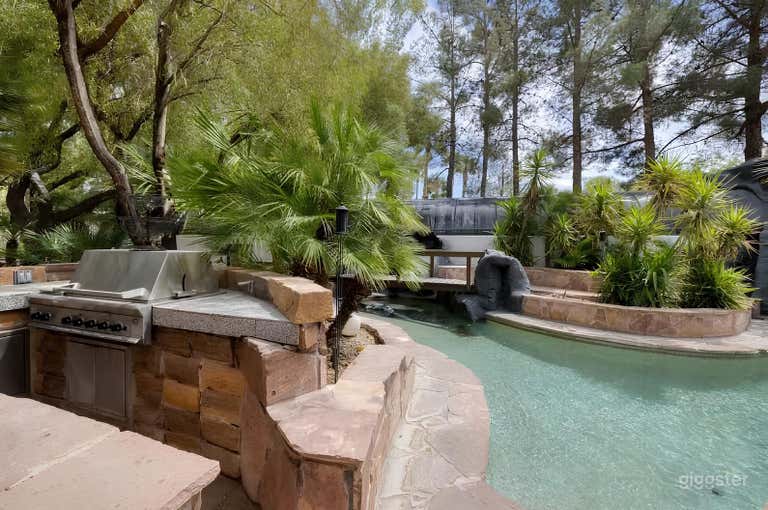  Cascade Pool Palace in Vegas 