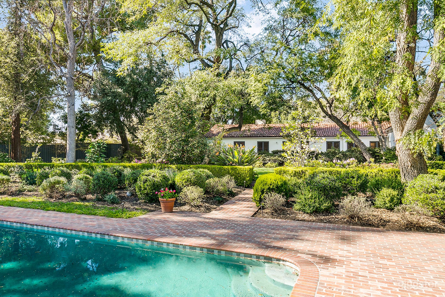 Century-Old Spanish Estate on Acre of Lush Gardens Photo 2