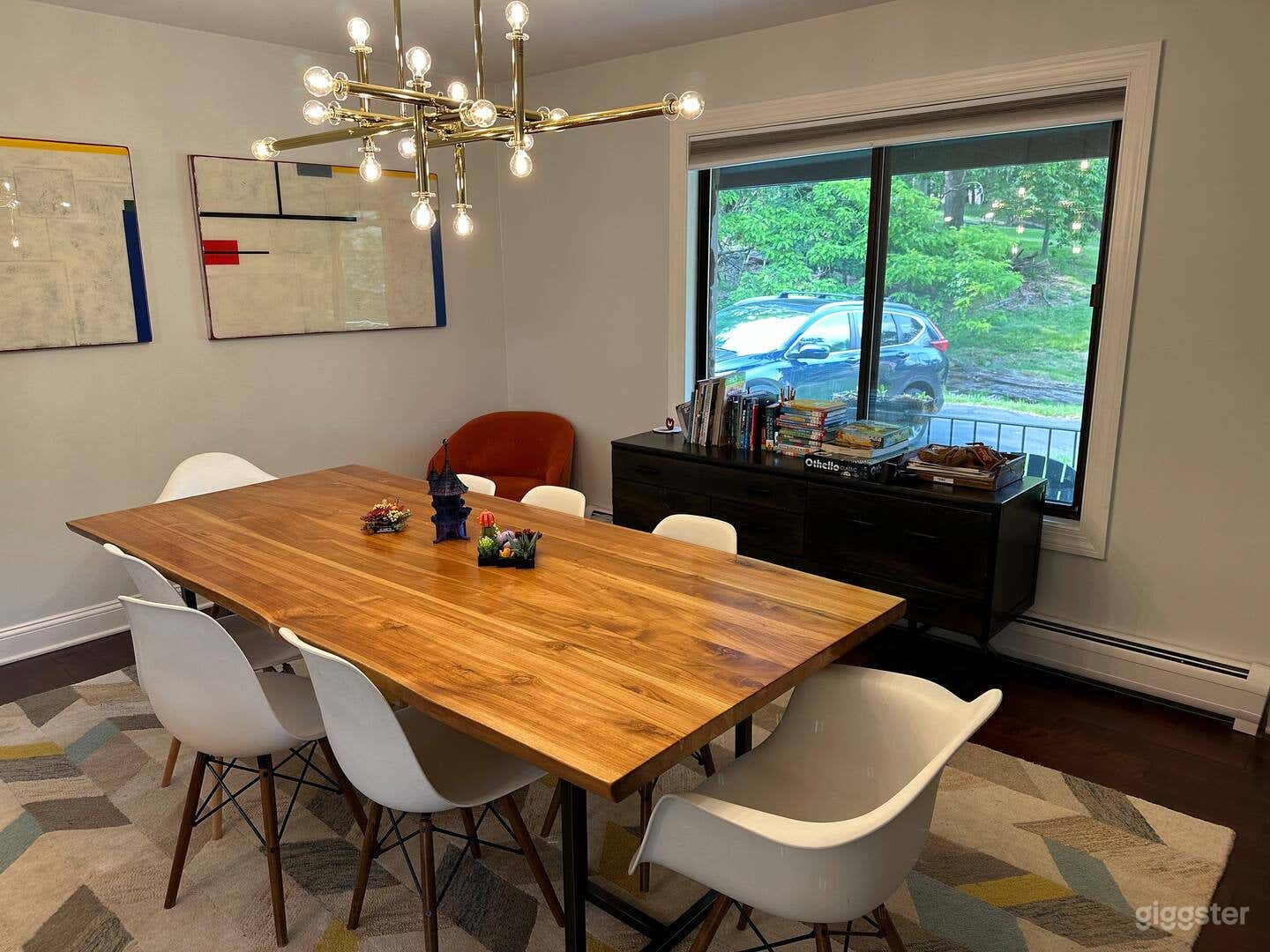 Classic suburban home Photo 2