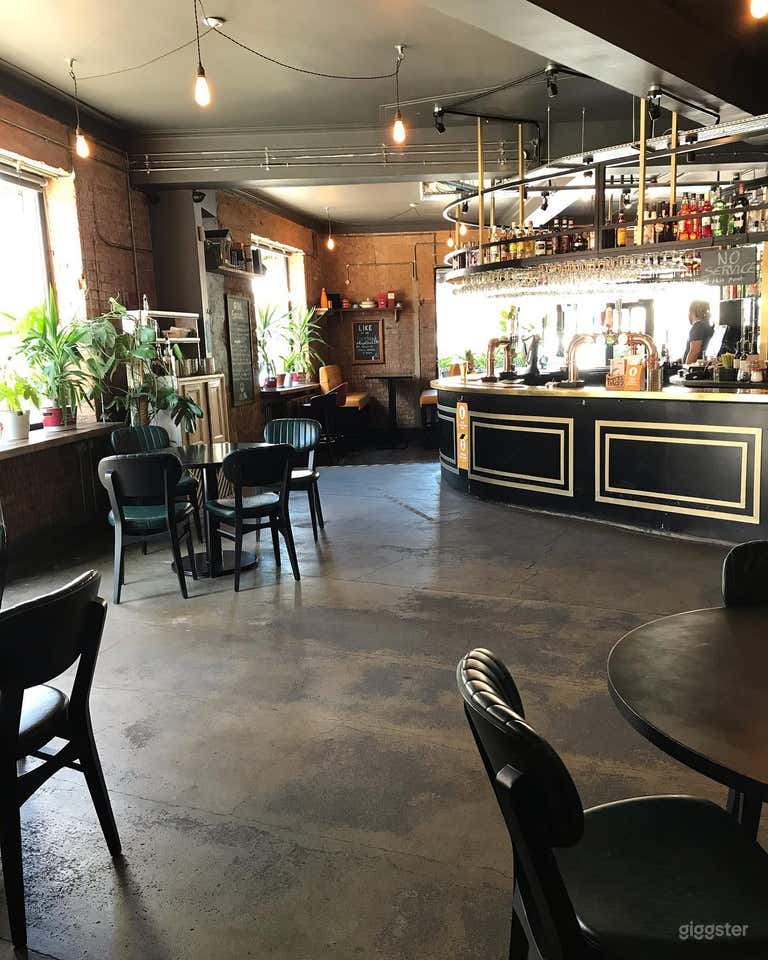  London's Gastropub Serves Ice-cold Beers 