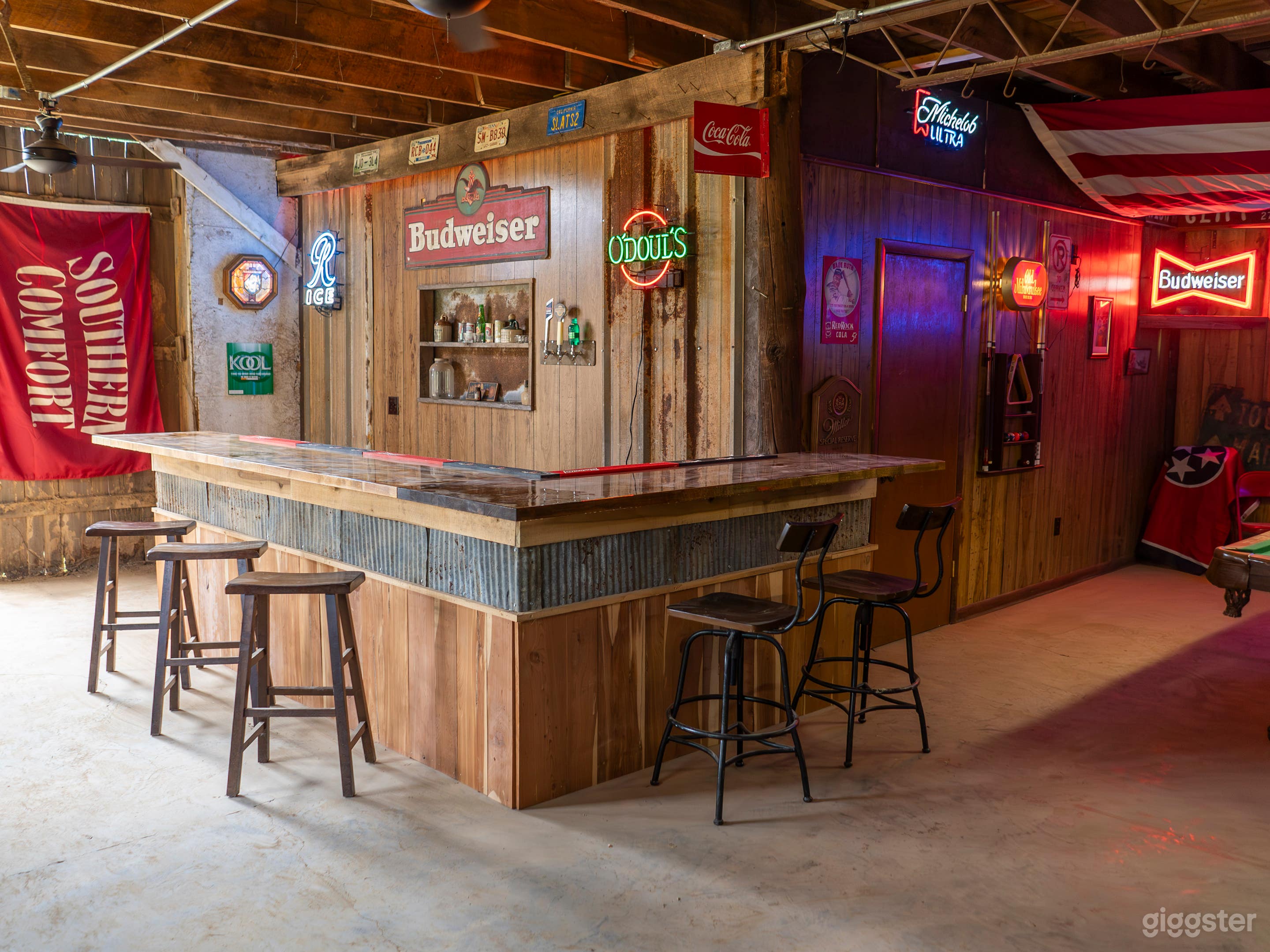 Rustic Country Setting with Custom Built Sets Photo 2